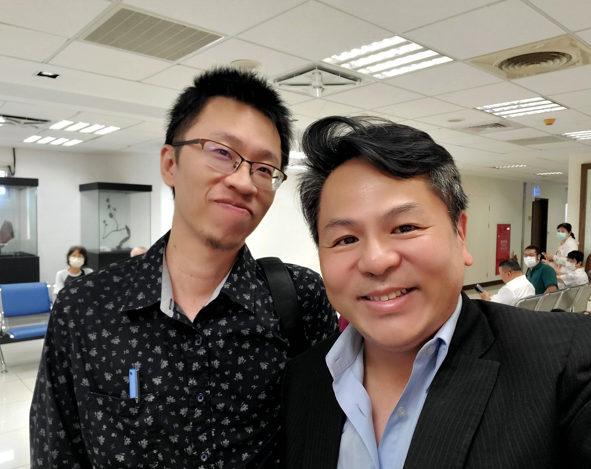 David Yu - 繼昨晚放我們餐敘的鳥去撈錢，土蕭今一早在北檢續撈時，就被開庭的小弟給逮獲....... | Facebook
