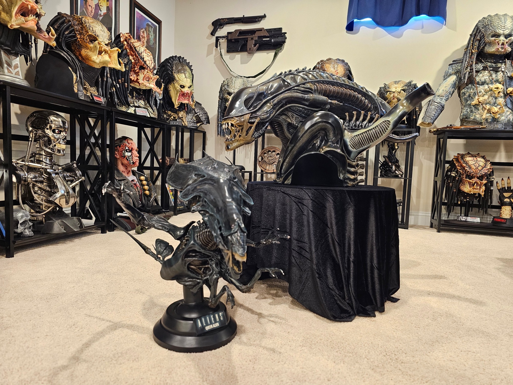 Sideshow Collectibles Alien Warrior life-size bust