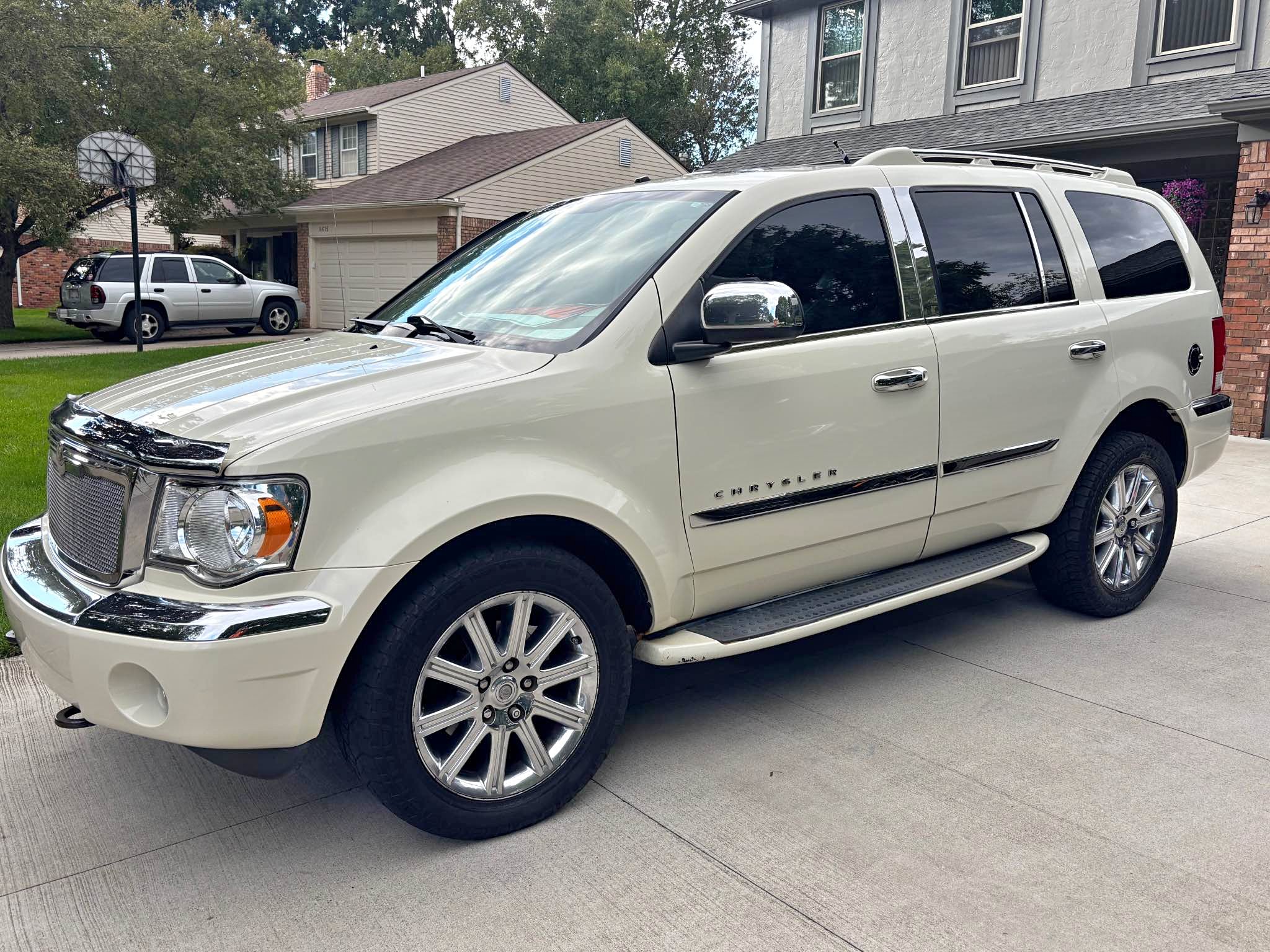 2009 Chrysler Aspen · Limited Sport Utility 4D