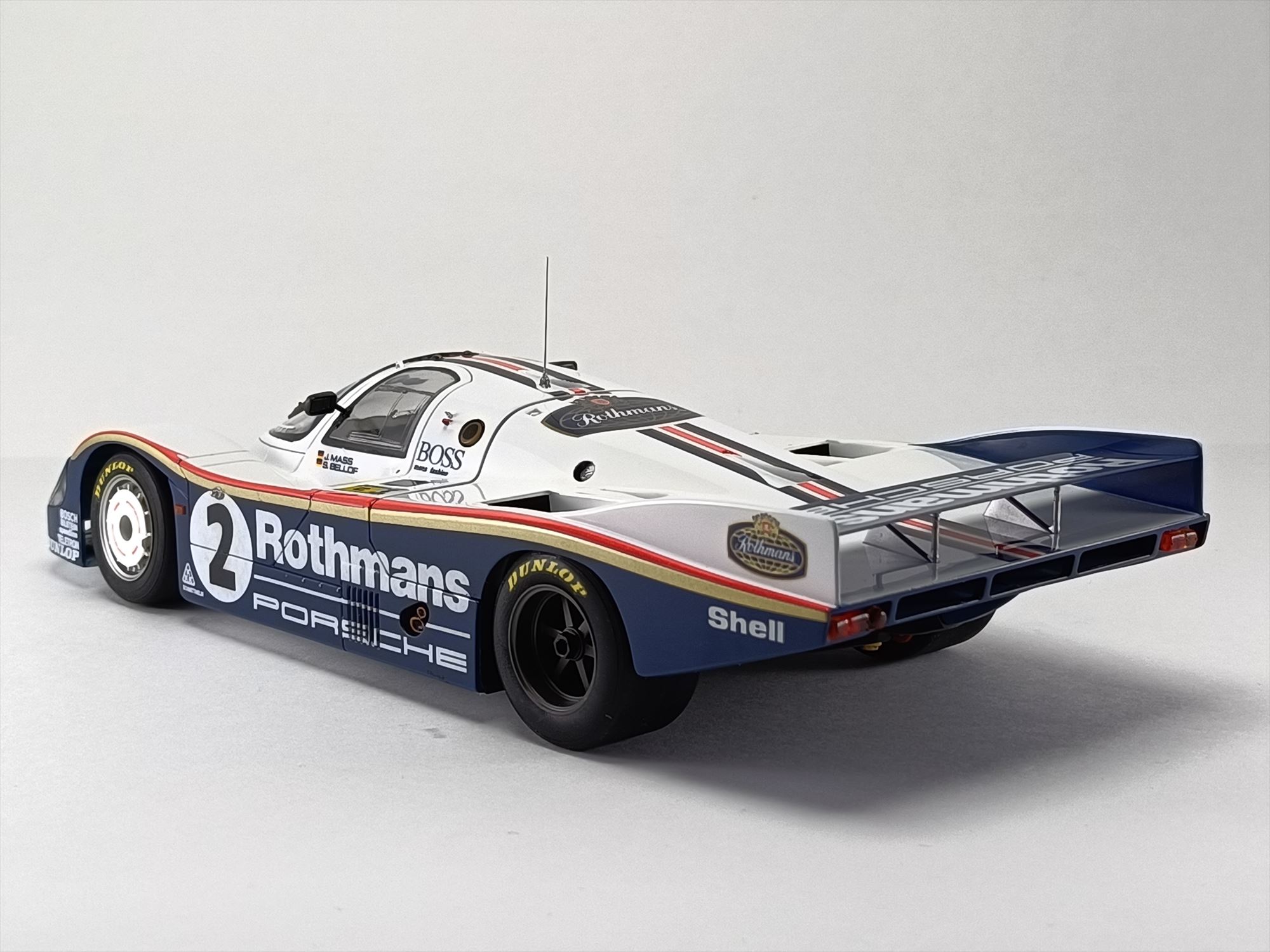 Tamiya 1/24 '83 Rothmans Porsche 956 model kit review