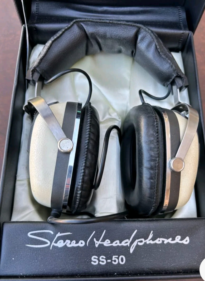 Sansui SS-50 and SS-20 Headphones