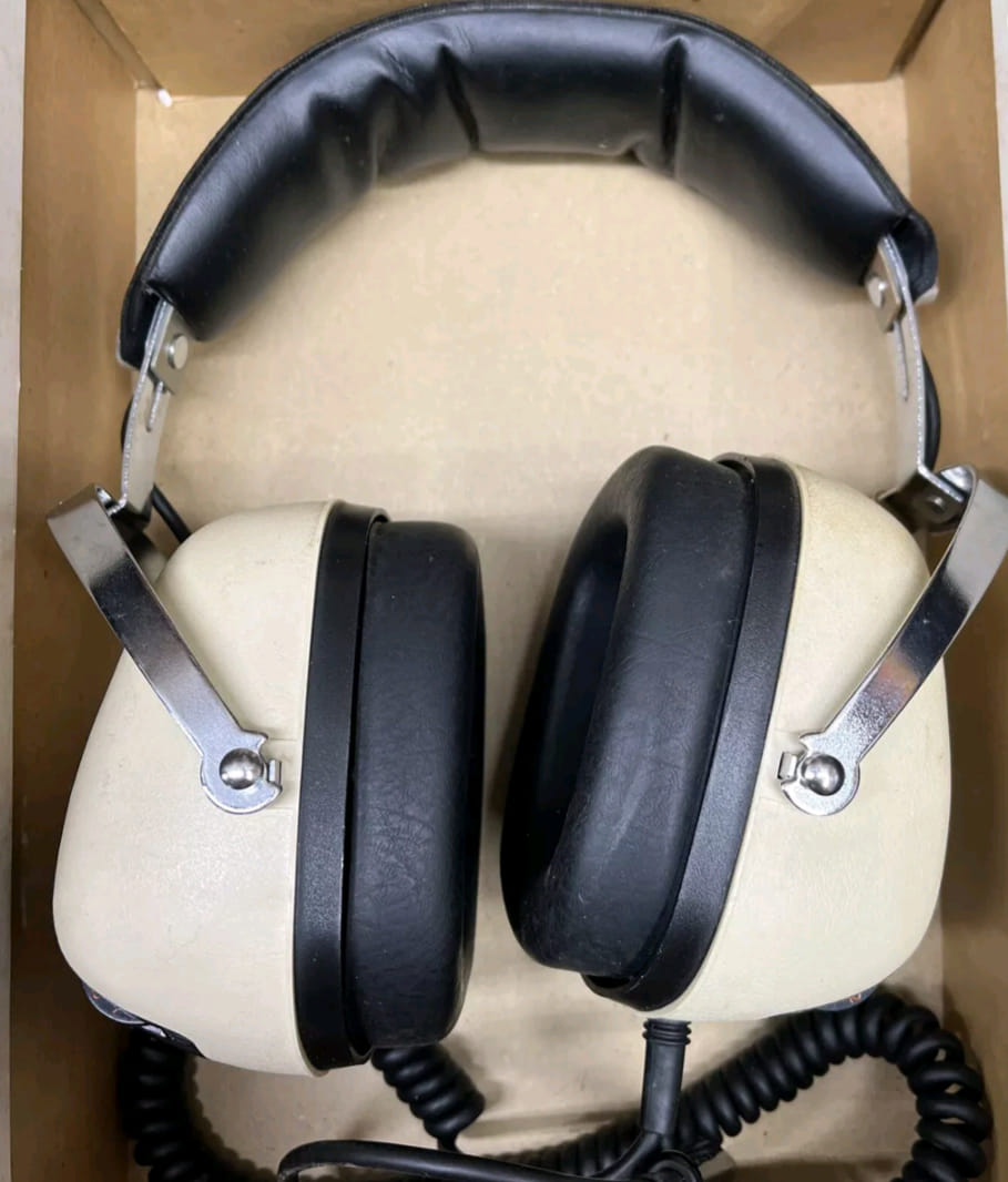 Sansui SS-50 and SS-20 Headphones