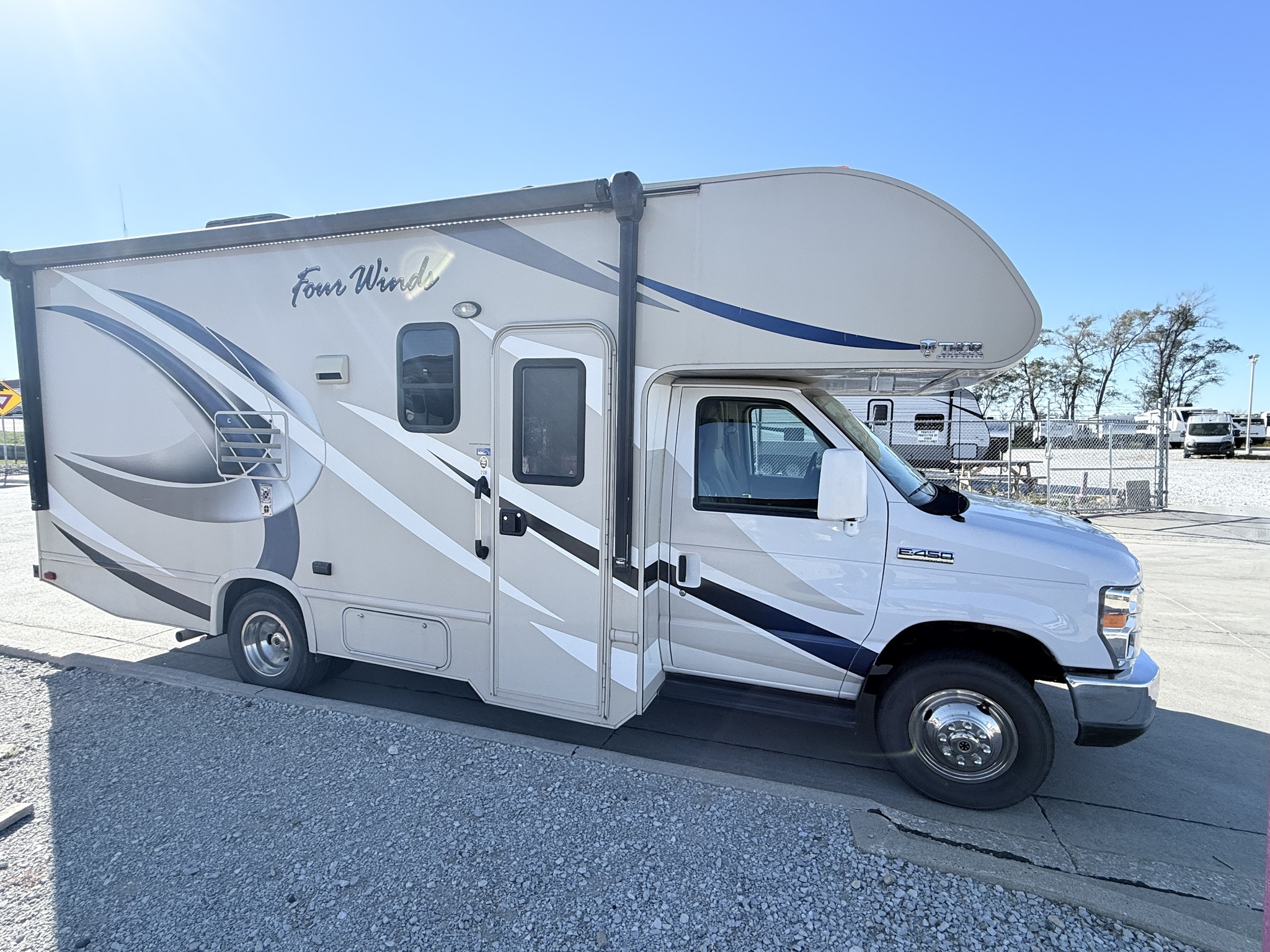 Class C RV's For Sale | Compact Class C is easy to drive, simple to set ...