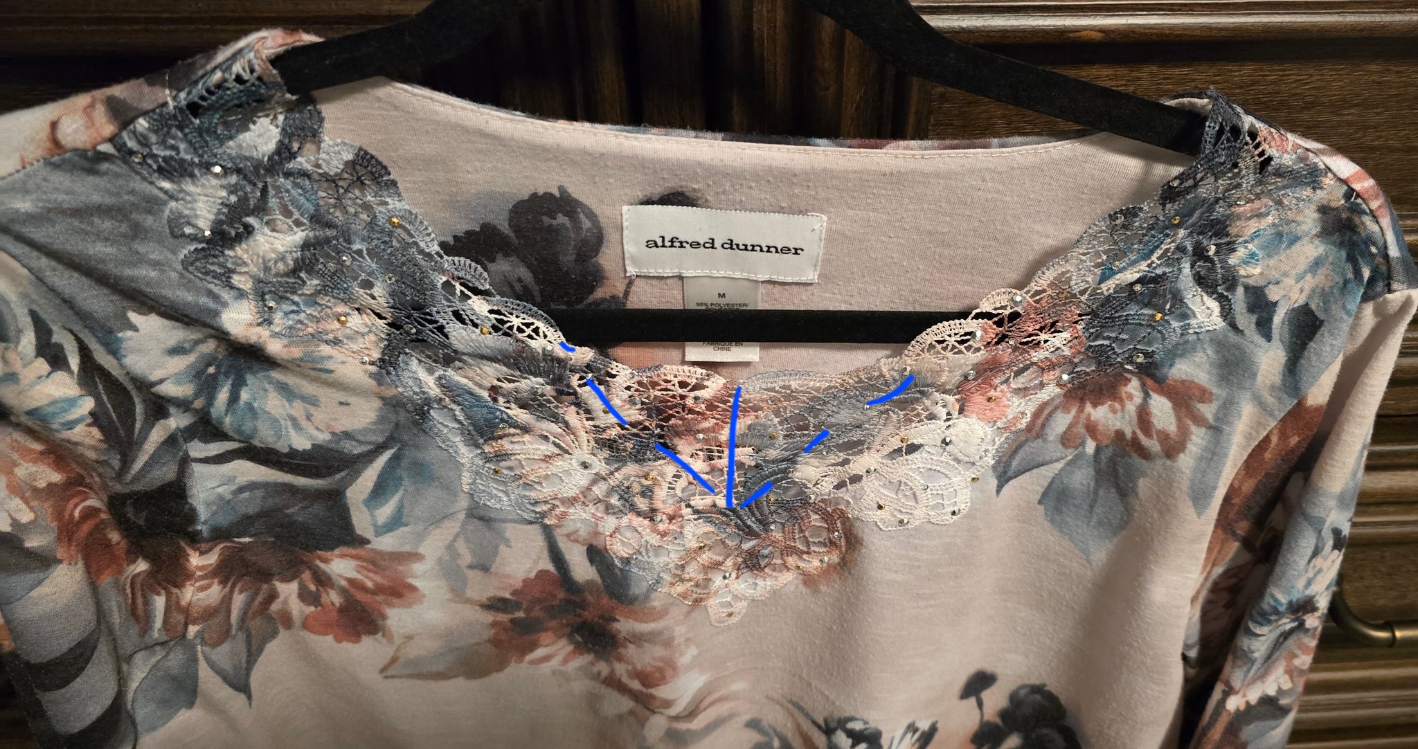 How to alter a lace shirt without damaging it?