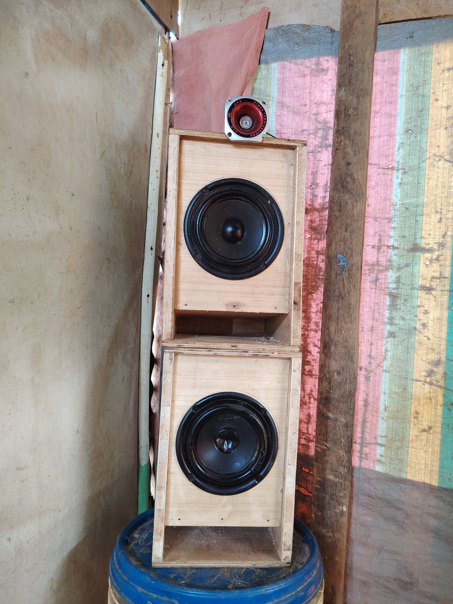 Rp. For sale amplifier and 2 converted panasonic speakers