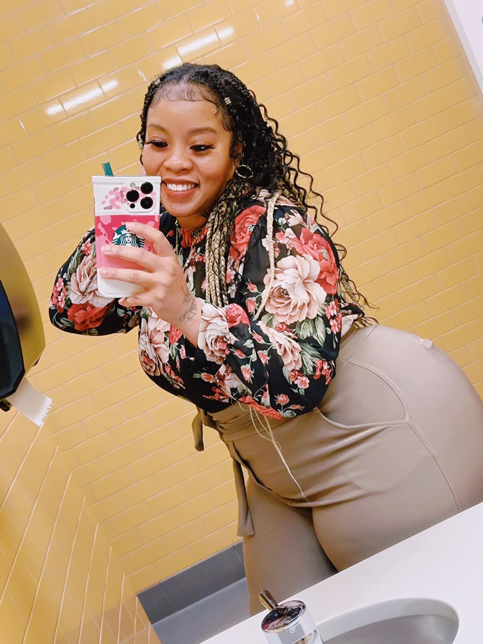 Ashley - Hhaapppyyy Tuesdayyyy💋🖤🤎🤸🏿‍♂️🌺 | Facebook