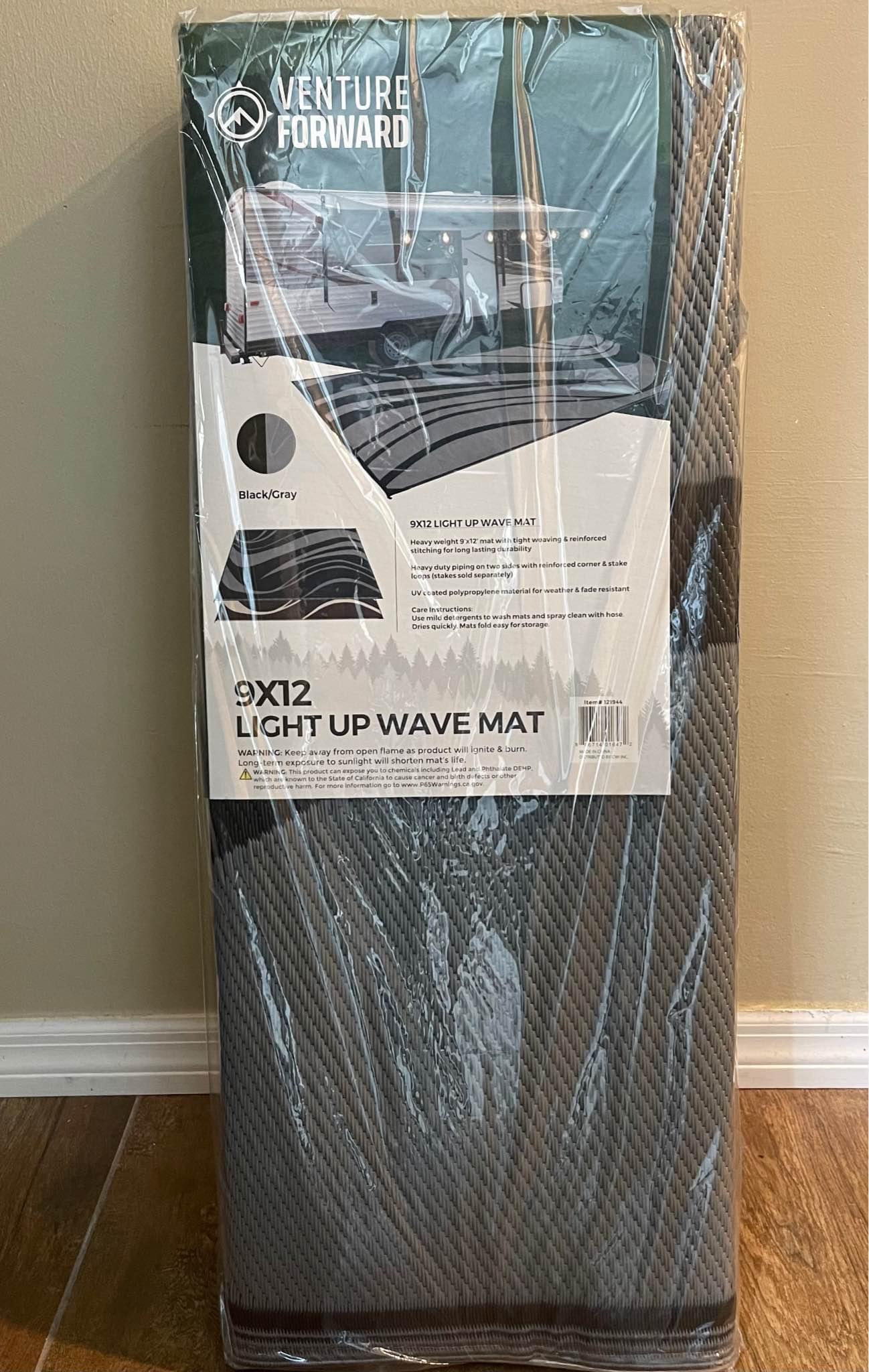 LED Illuminated Patio Mat with Wave Design, 9' × 12' Blk/Gray Home