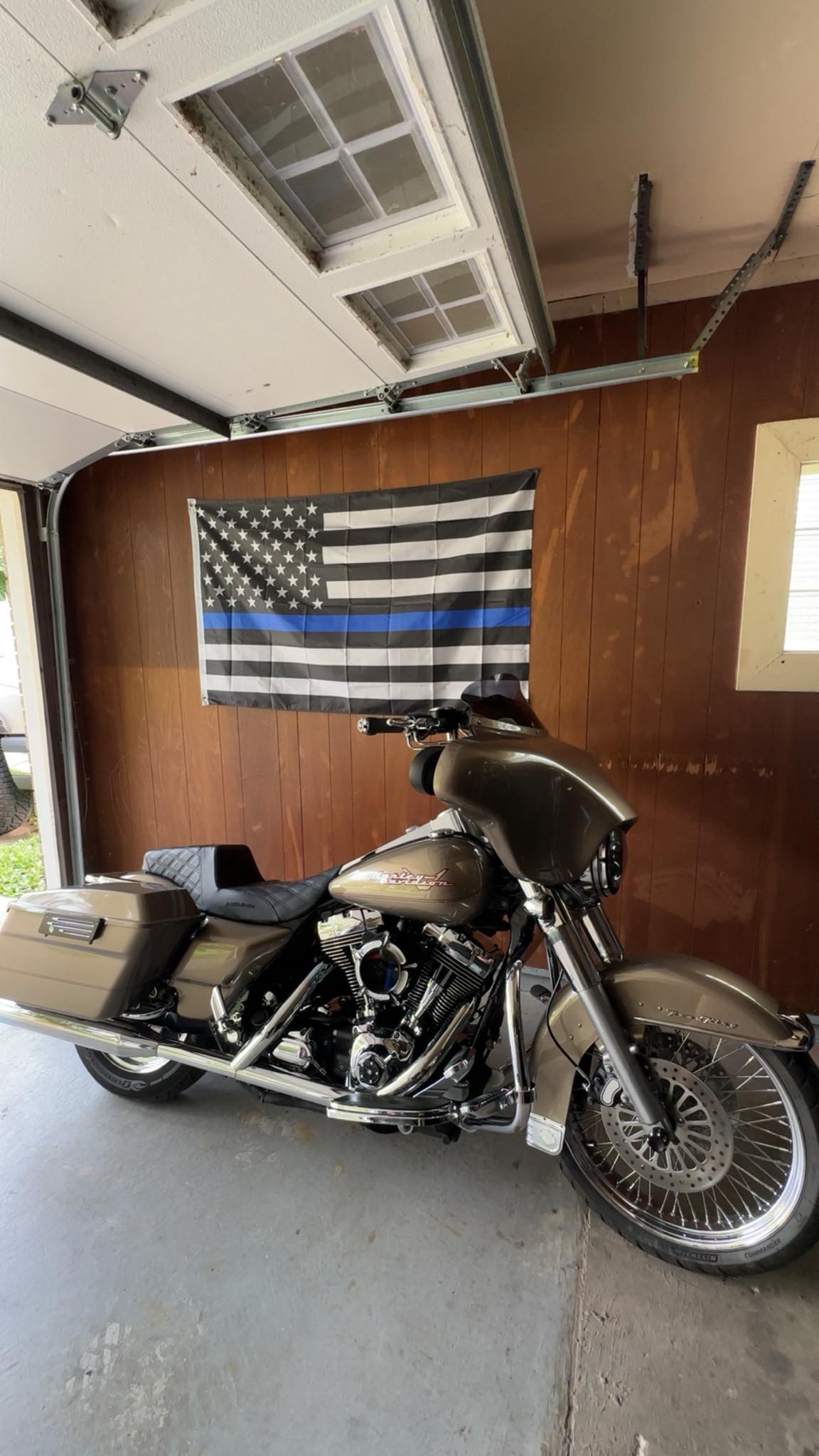 Is the Michelin Commander 2 MT90B16 rear tire too narrow for an Electra Glide
