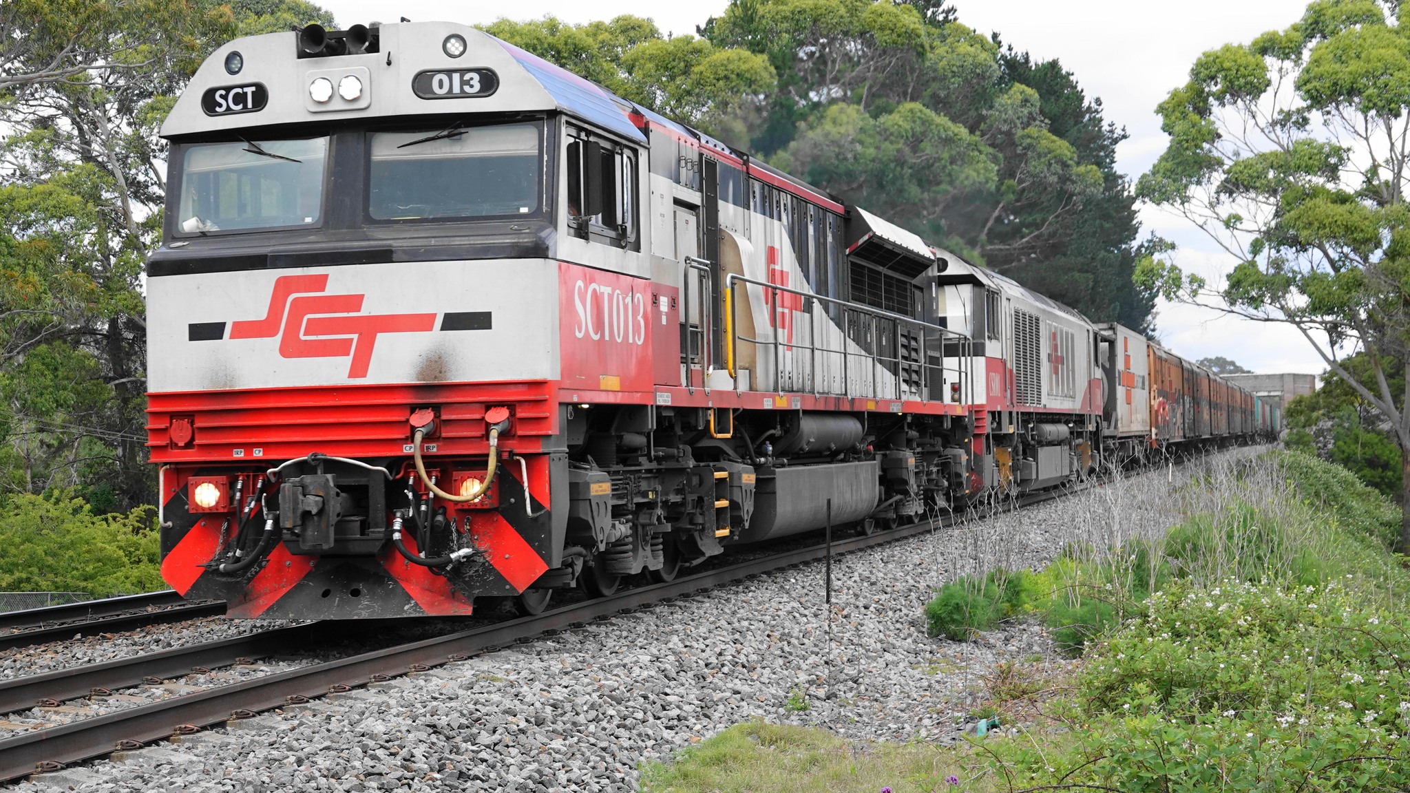 NSW Railways - Past and Present | Northbound SCT Logistics double ...