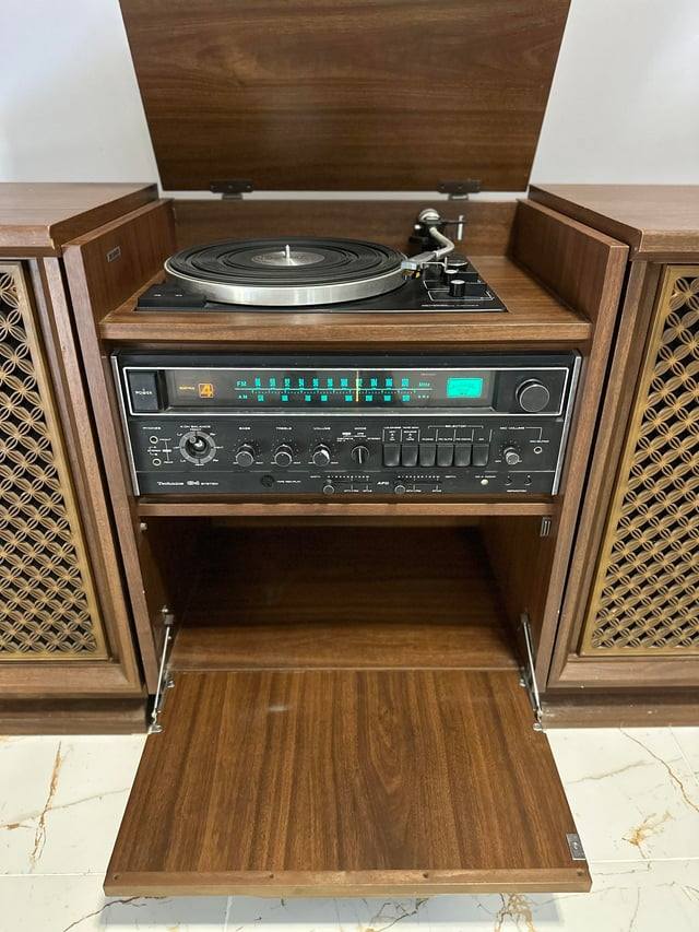 TECHNICS FM/AM CD-4 System Stereo Console SS-2900D