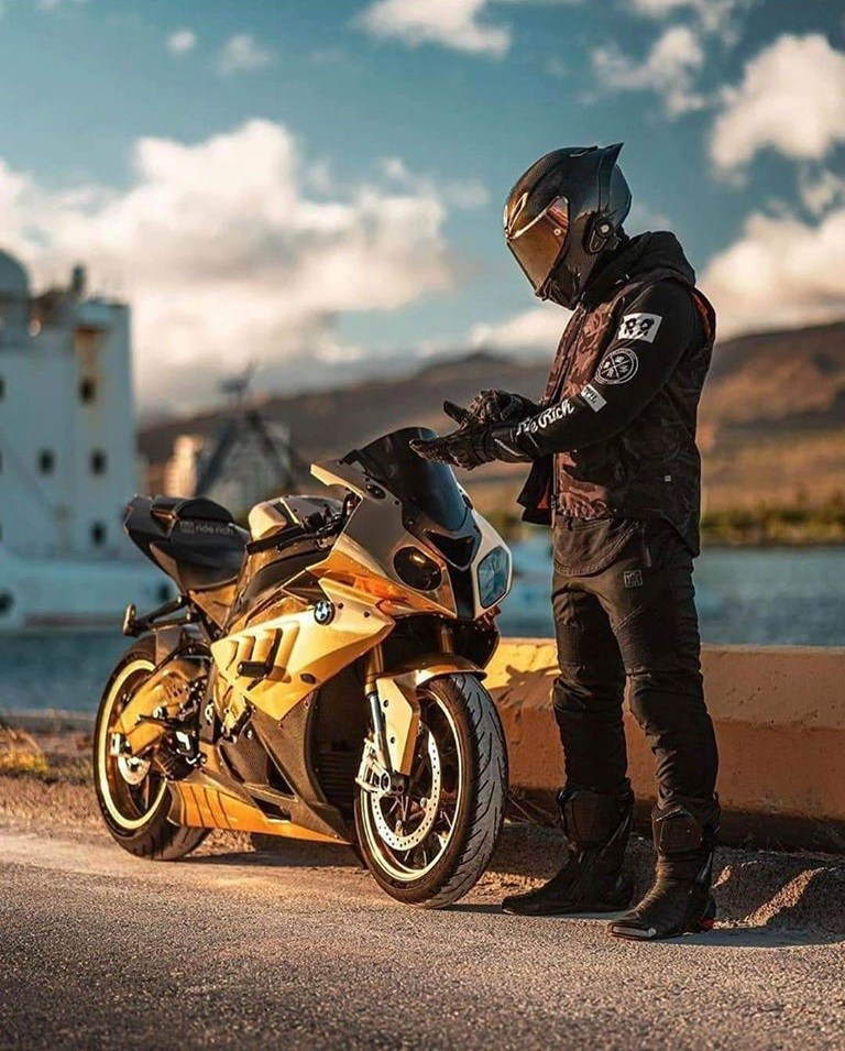 agv pista gp r bmw s1000rr The Extreme Carbon shell in 100% carbon fibre guarantees extraordinary lightness AGV Pista GP RR Performante