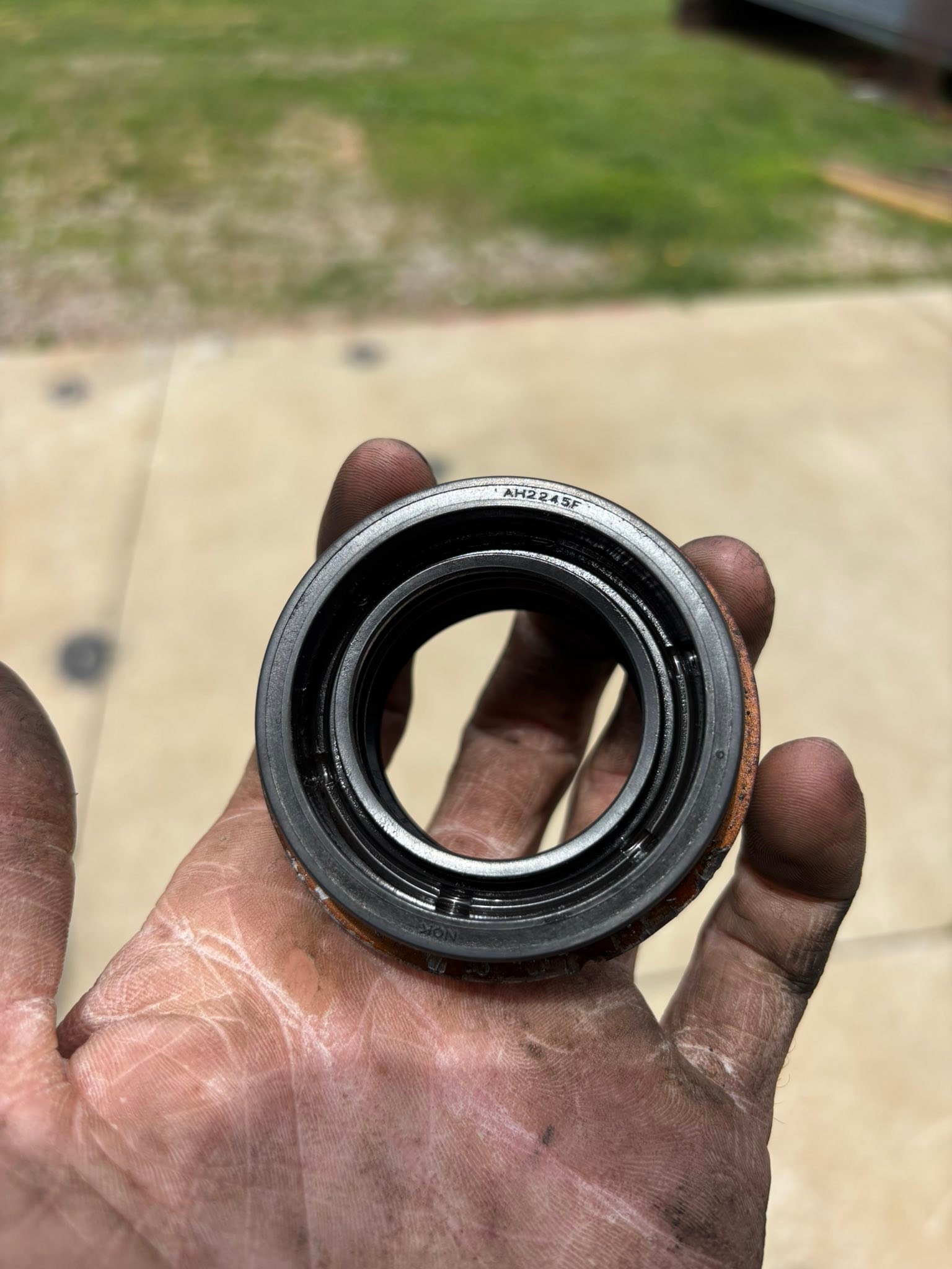 Manual Transmission Output Shaft Seal - Rear Position Replacement For RWD 6-Speed TL70