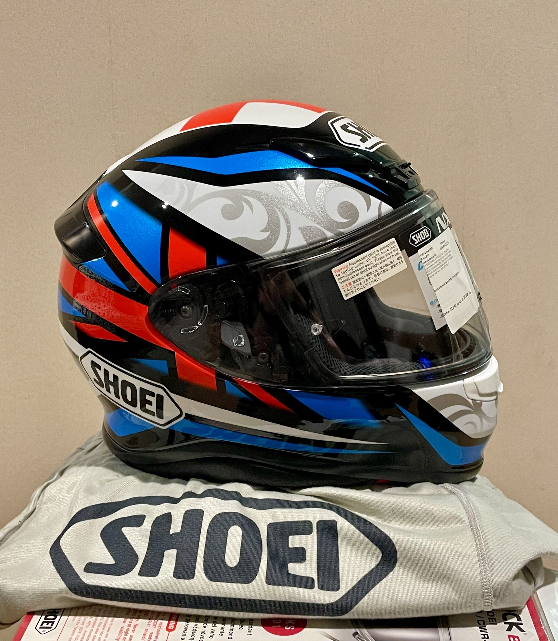 bradley smith replica helmet Brad Keselowski Signed NASCAR Castrol Full Size Racing – Super Sports Center Shoei helmet, Bradley Smith replica.