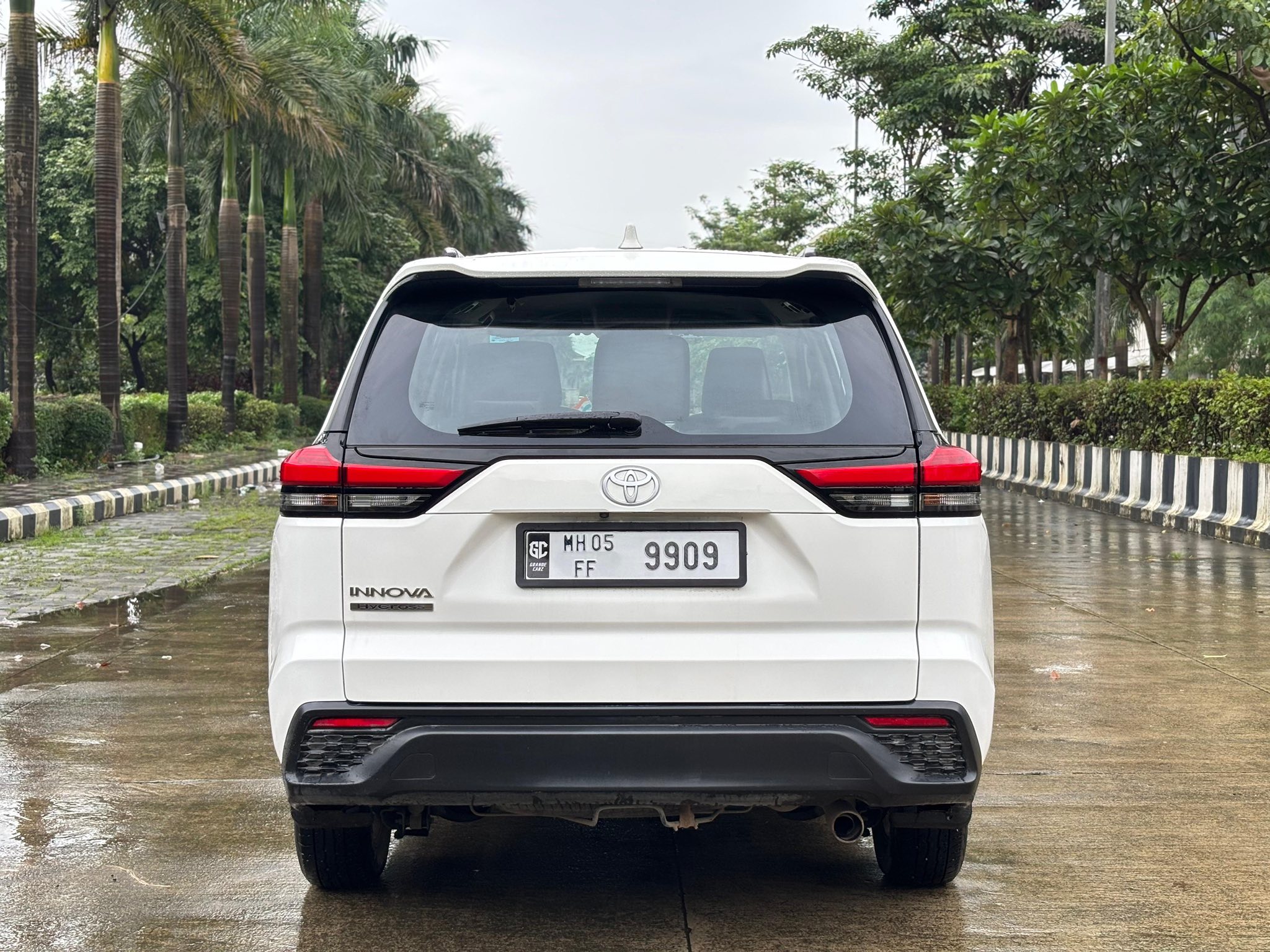 TOYOTA INNOVA HYCROSS HYCROSS ZX* MODEL 2025 FUEL PETROL HYBRID
