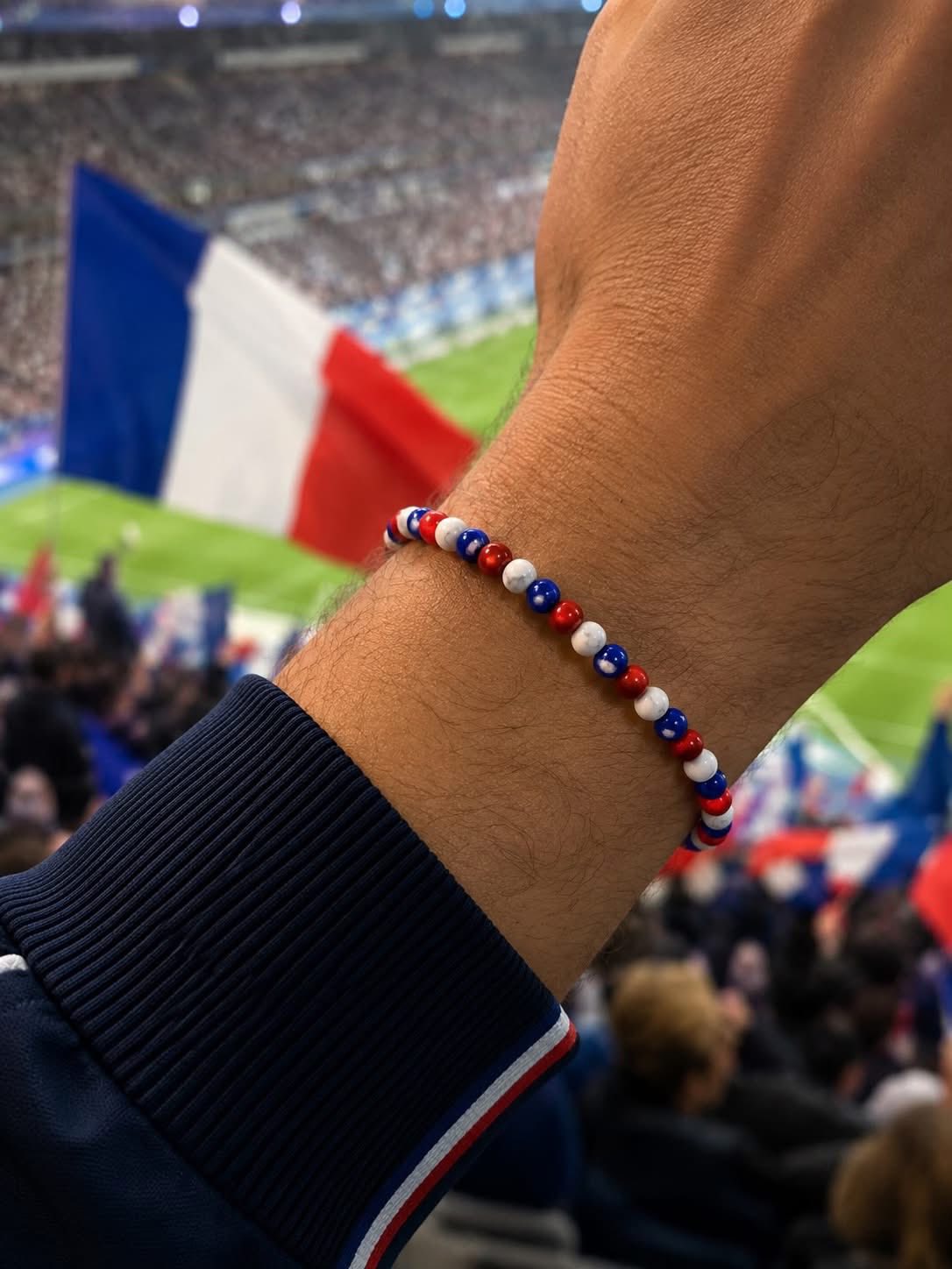Bracelet Supporter Foot France – Tressé Aux Couleurs Nationales, Insigne Drapeau – Unisexe
