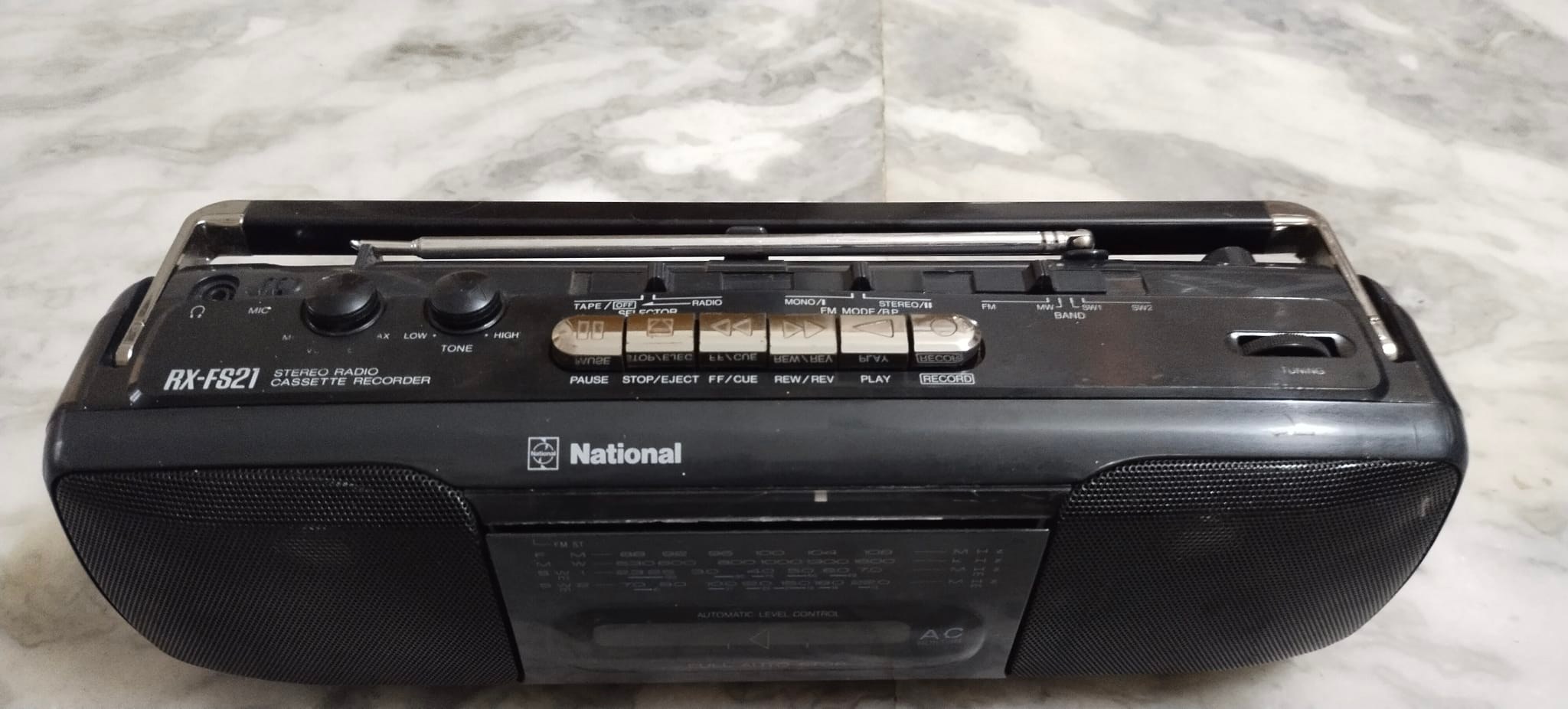 National RX FS21 TAPE and RADIO Full Working condition Neat and