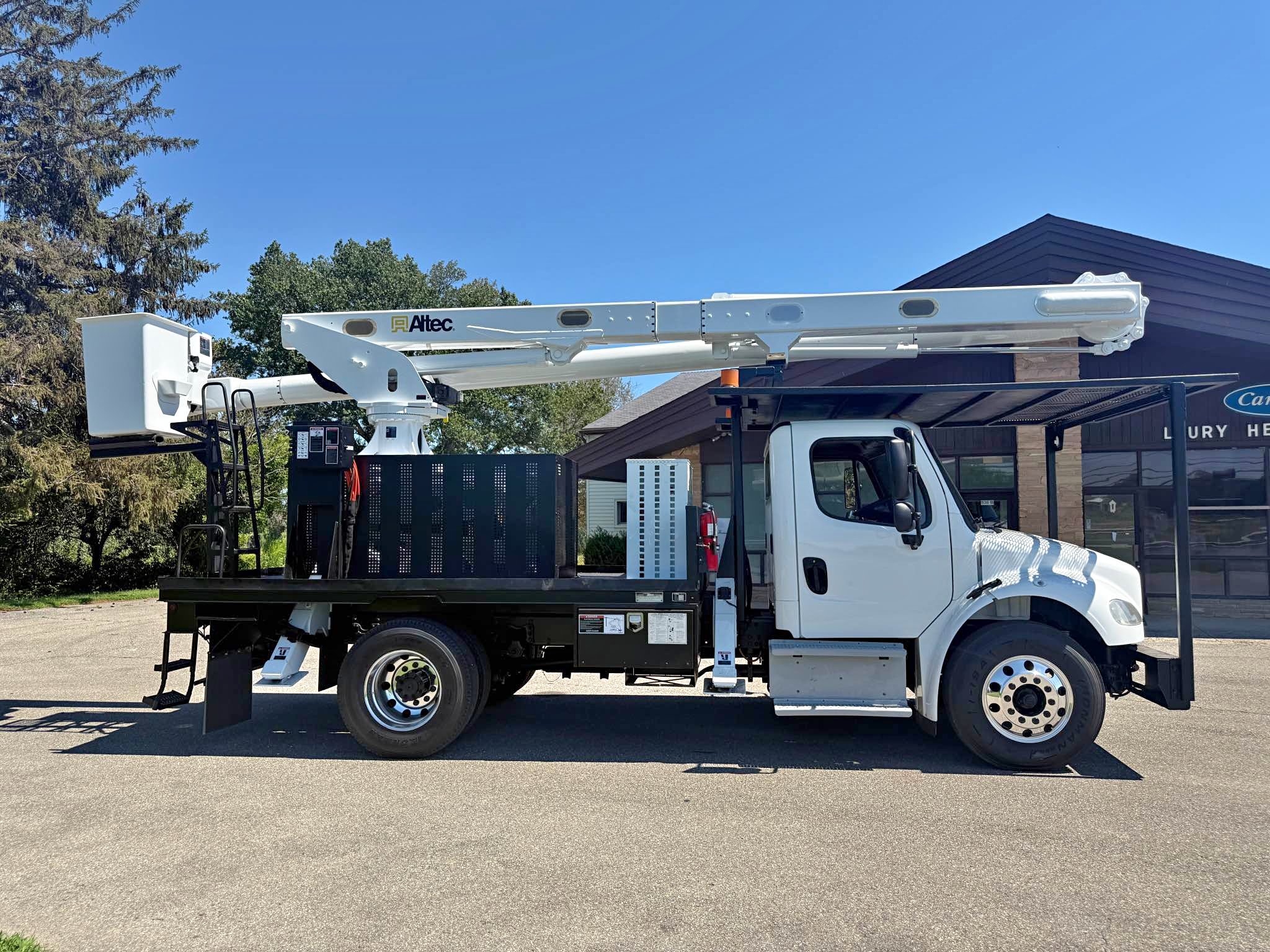 2014 Freightliner m2 rear mount altec 75’ manual