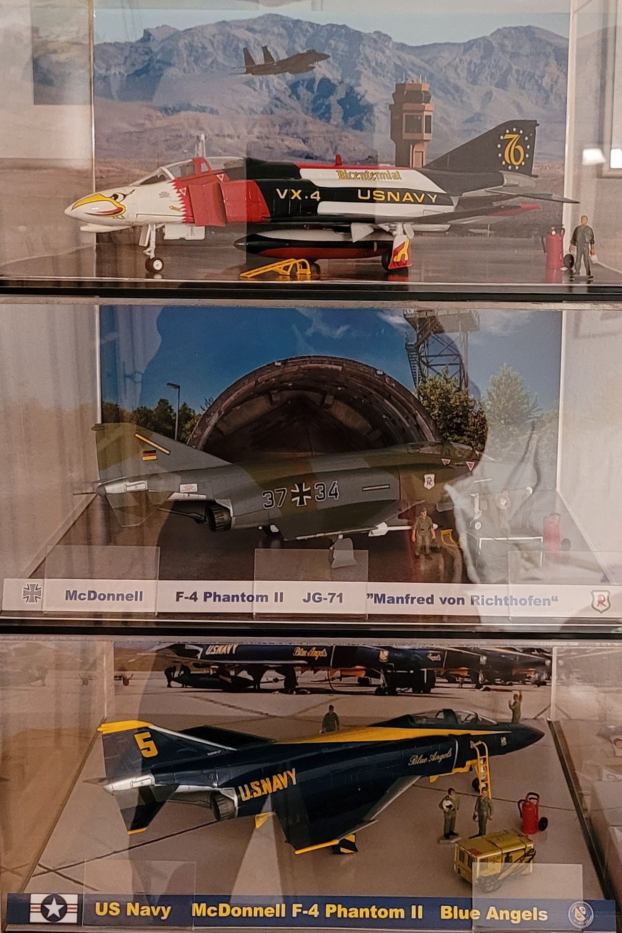 3x F-4 Phantom II. Diecast 1:48. Franklin Mint armour
