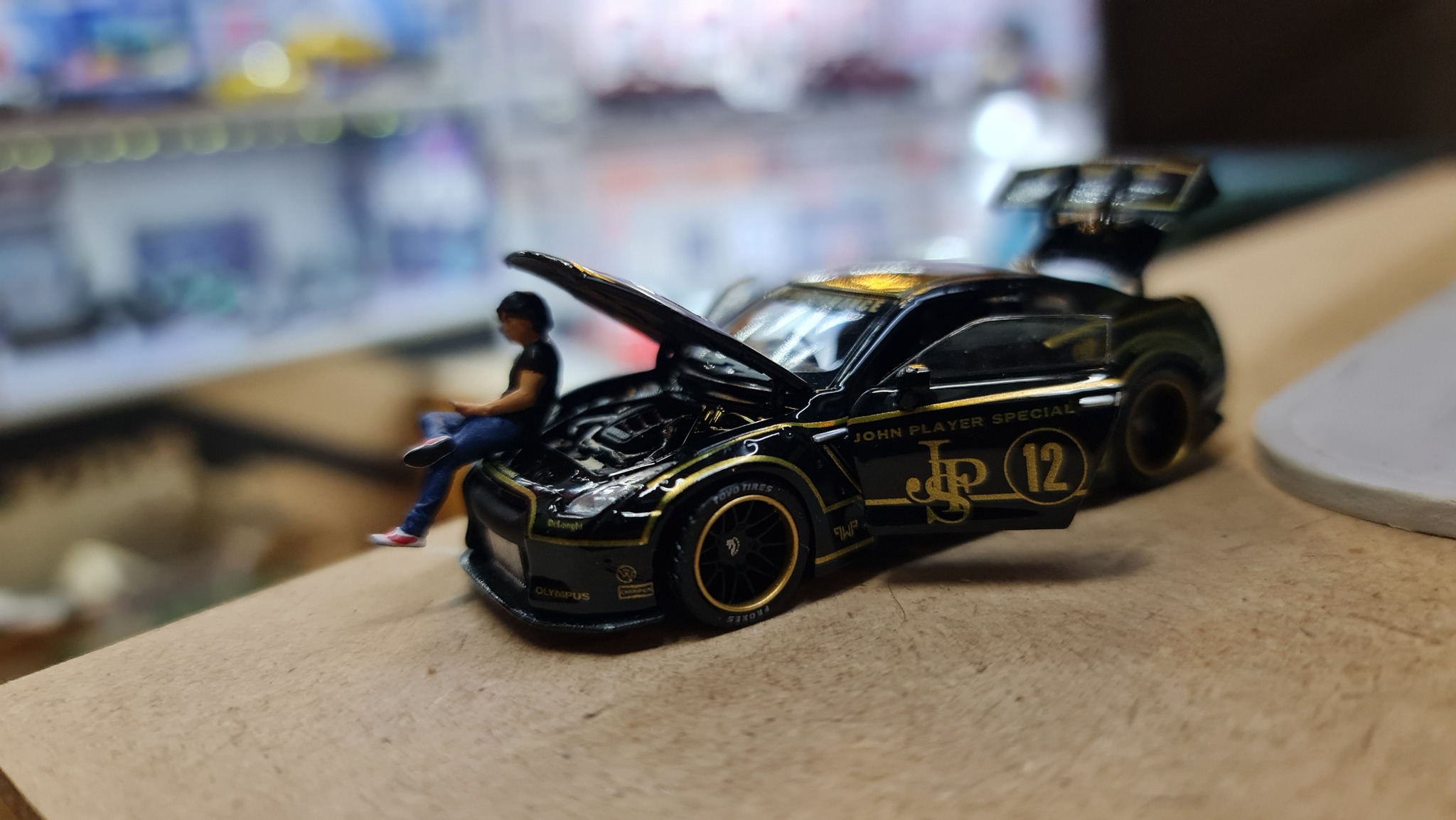 LBWK GT-R R35 JPS Car : Old time model Scale : 1/64