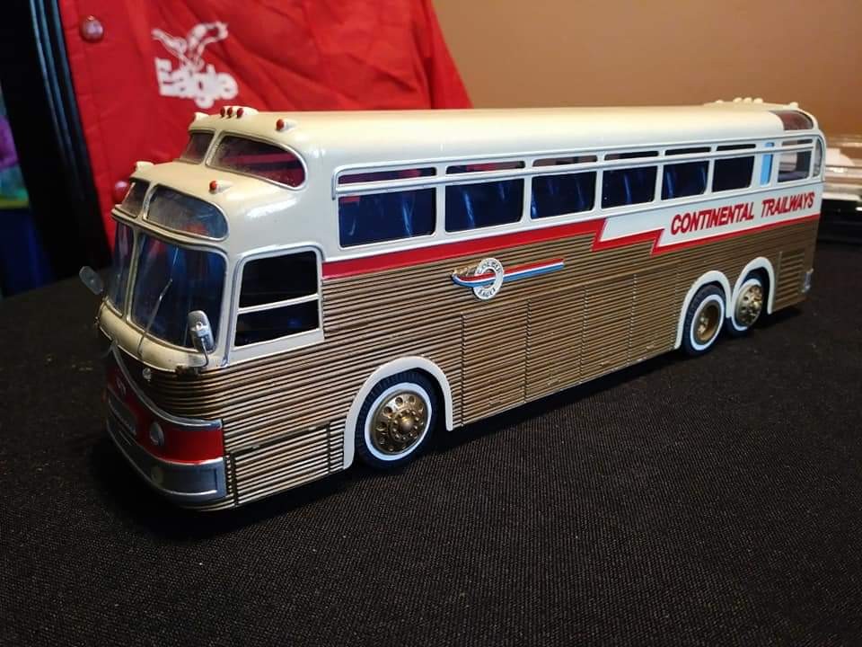 Continental Trailways Bus Tours Fleet: Kassbohrer Setra #4703 and