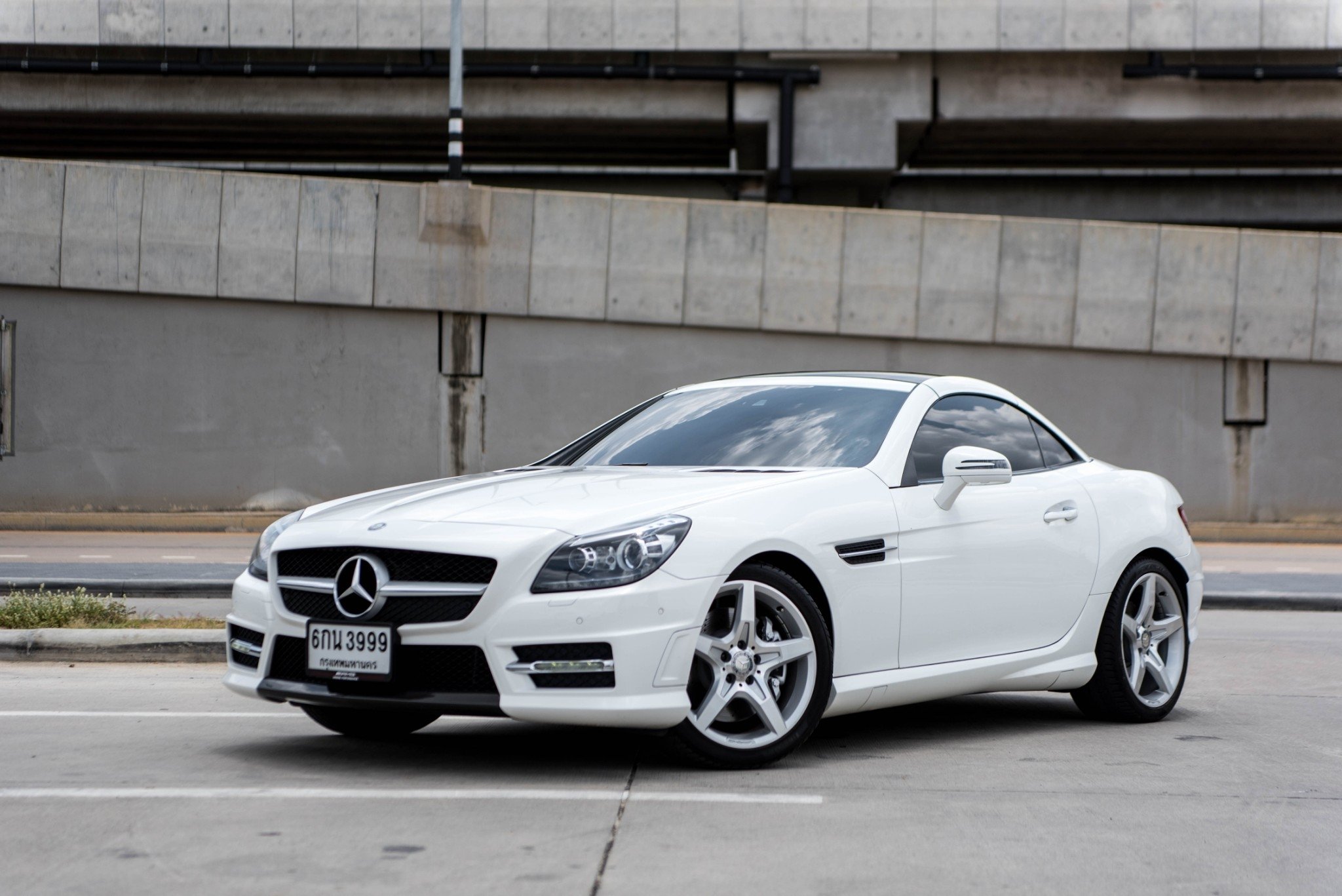 New !! Benz SLK200 R172 AMG ขาวเบาะแดง ปี 2015 ไมล์นางฟ้ามาก 45,000 กม. ...