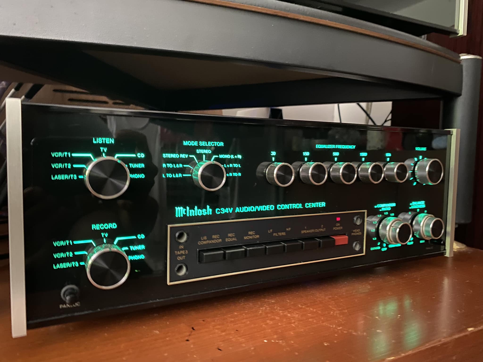 McIntosh C34V sound quality and static issues