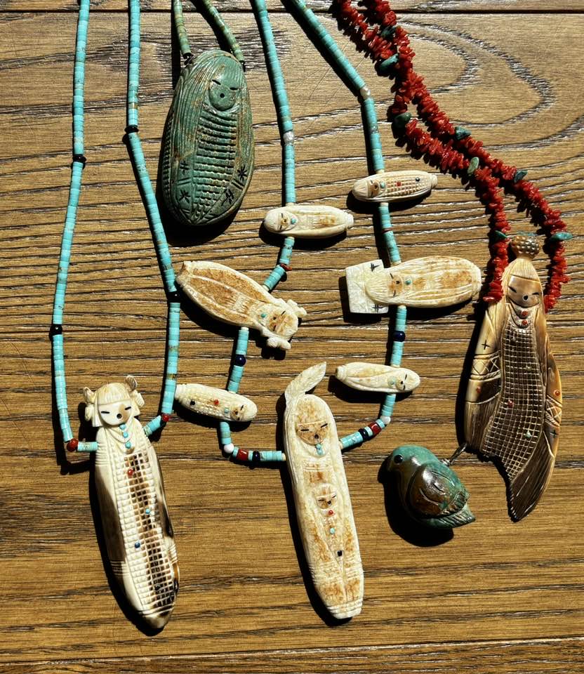 Zuni carvers at Keshi Indian Market event