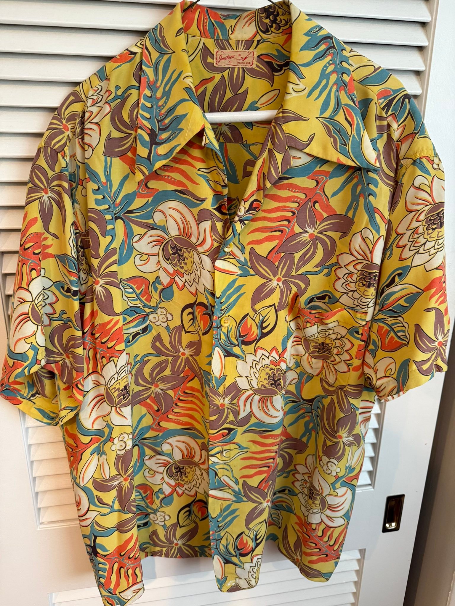 Vintage Jantzen aloha shirt from early 70s