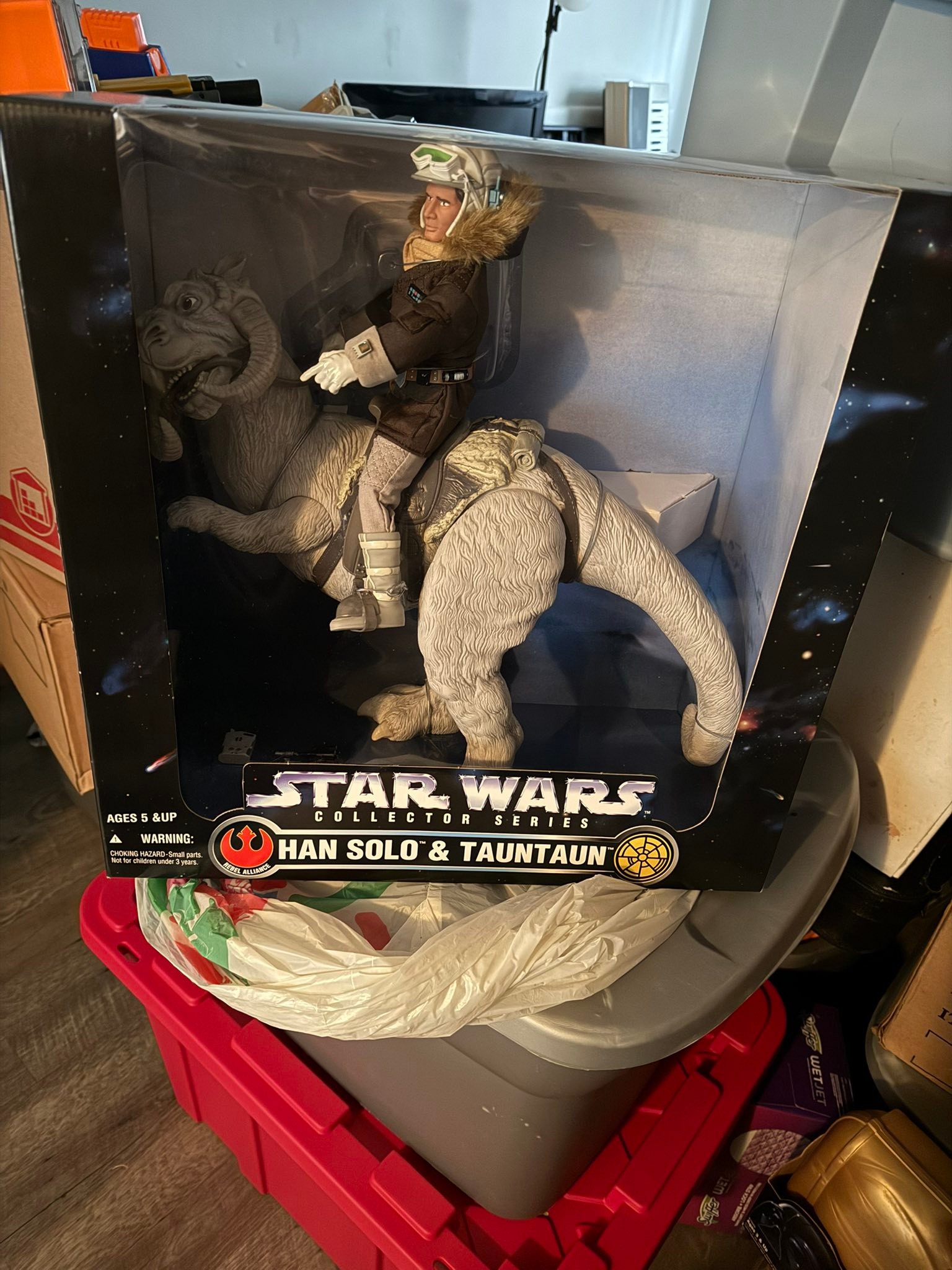 Star Wars Han Solo and Tauntaun collector figure