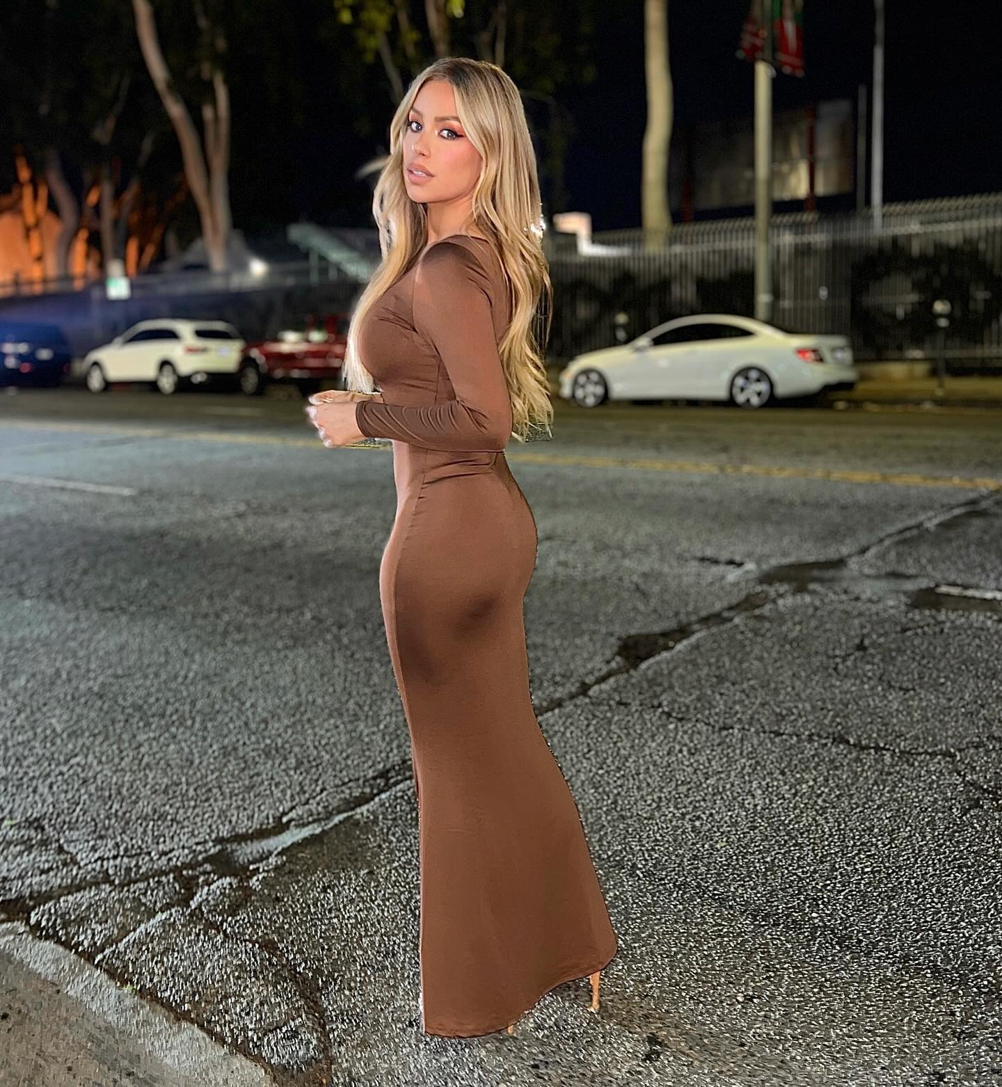 Figure hugging dresses for petite curvy women