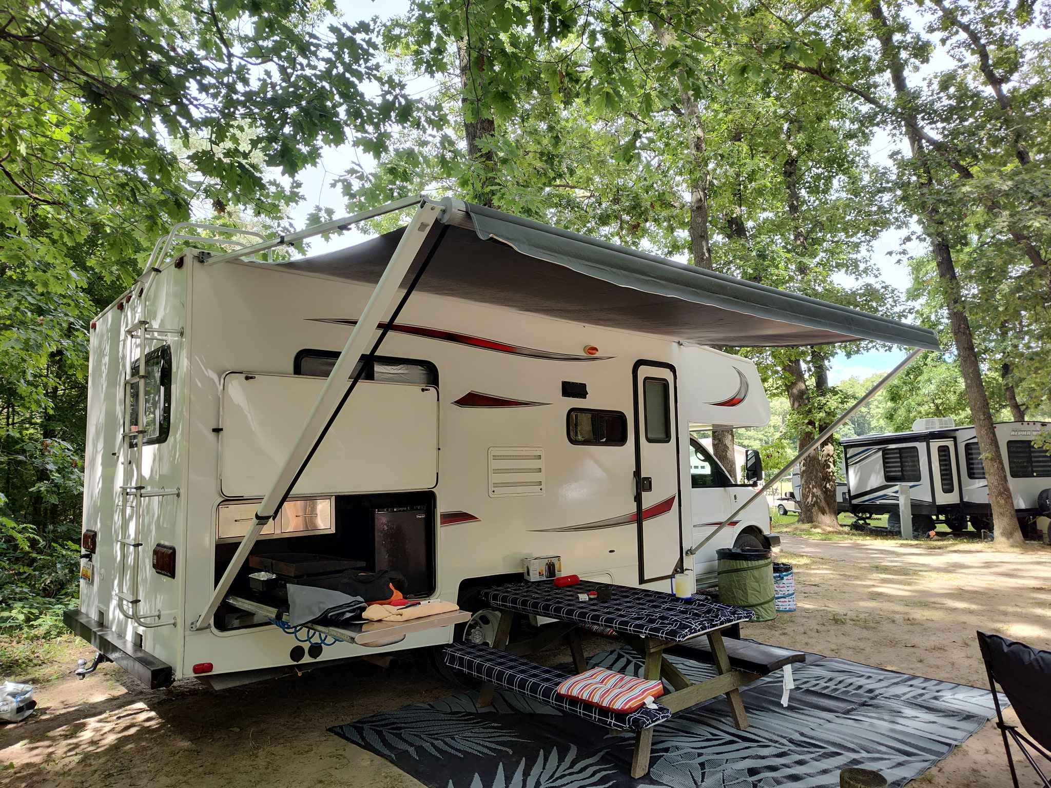 2008 Coachmen Freedom Express - RVs & Campers - Hartford, Michigan ...