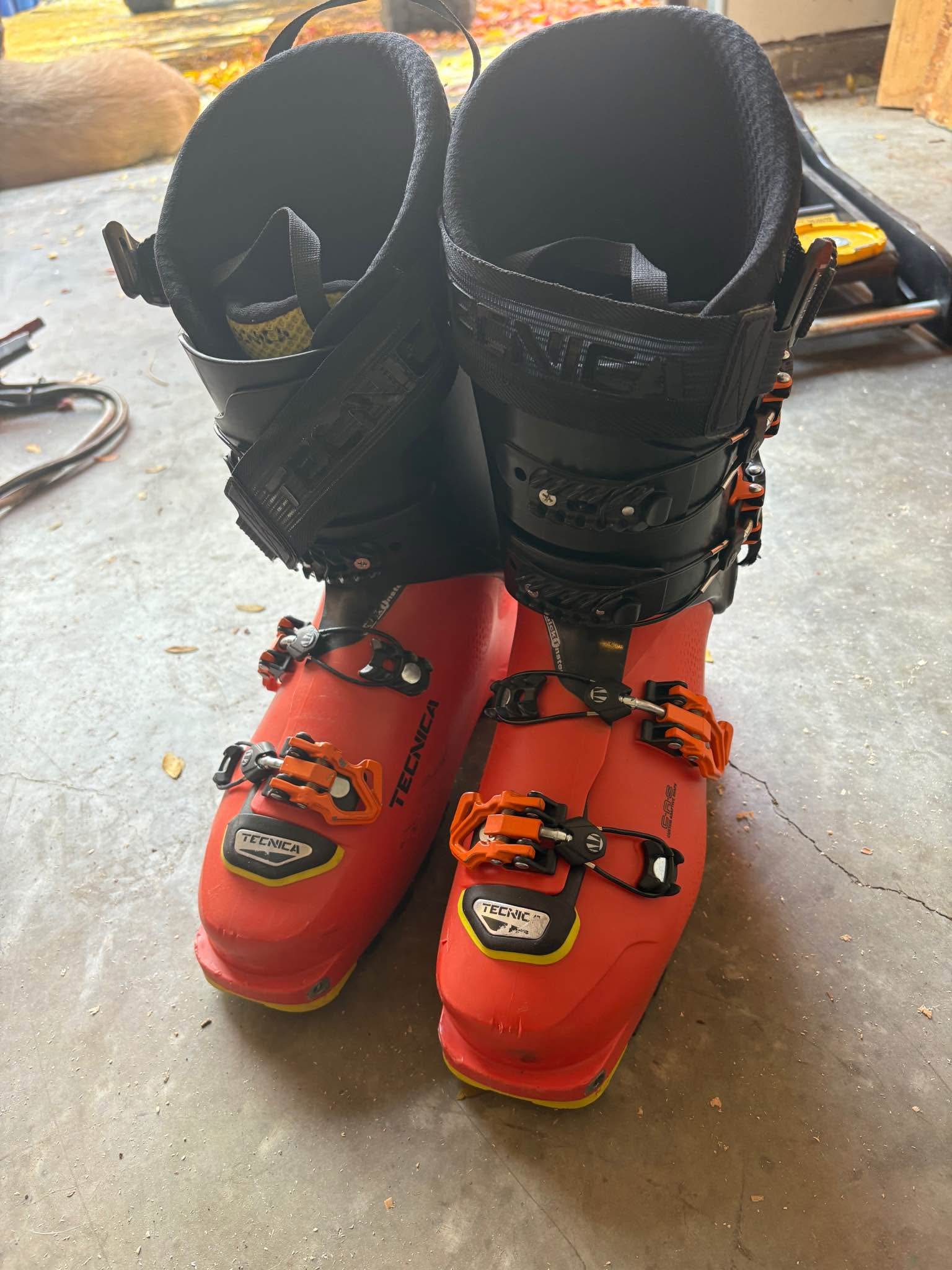 Selling my Tecnica Zero G Tour Pros size 27.5 (313mm) Great boots 