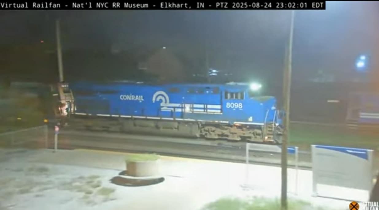 And NS 8098 finally arrives in Elkhart after I