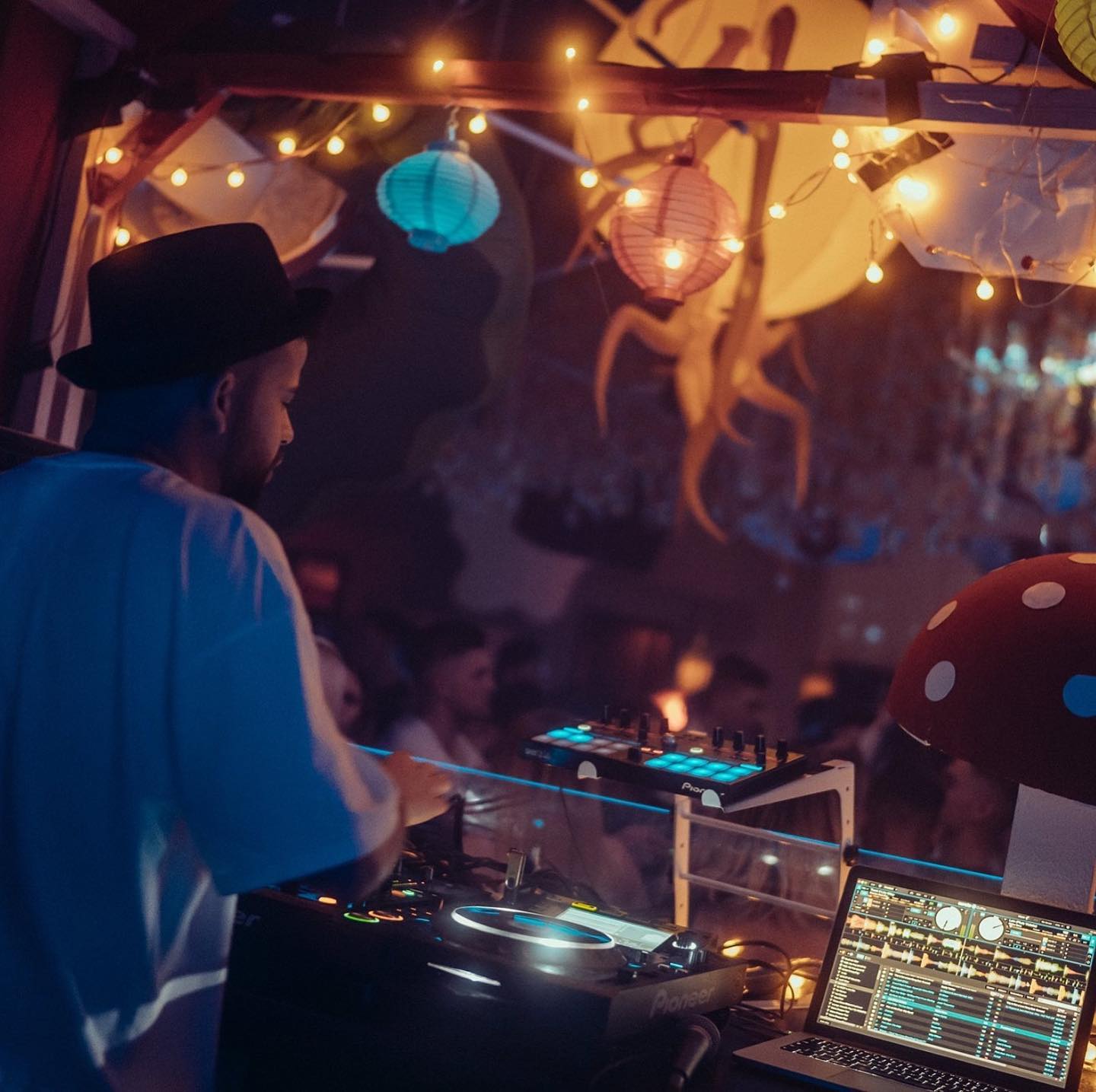 DJ RIZZY