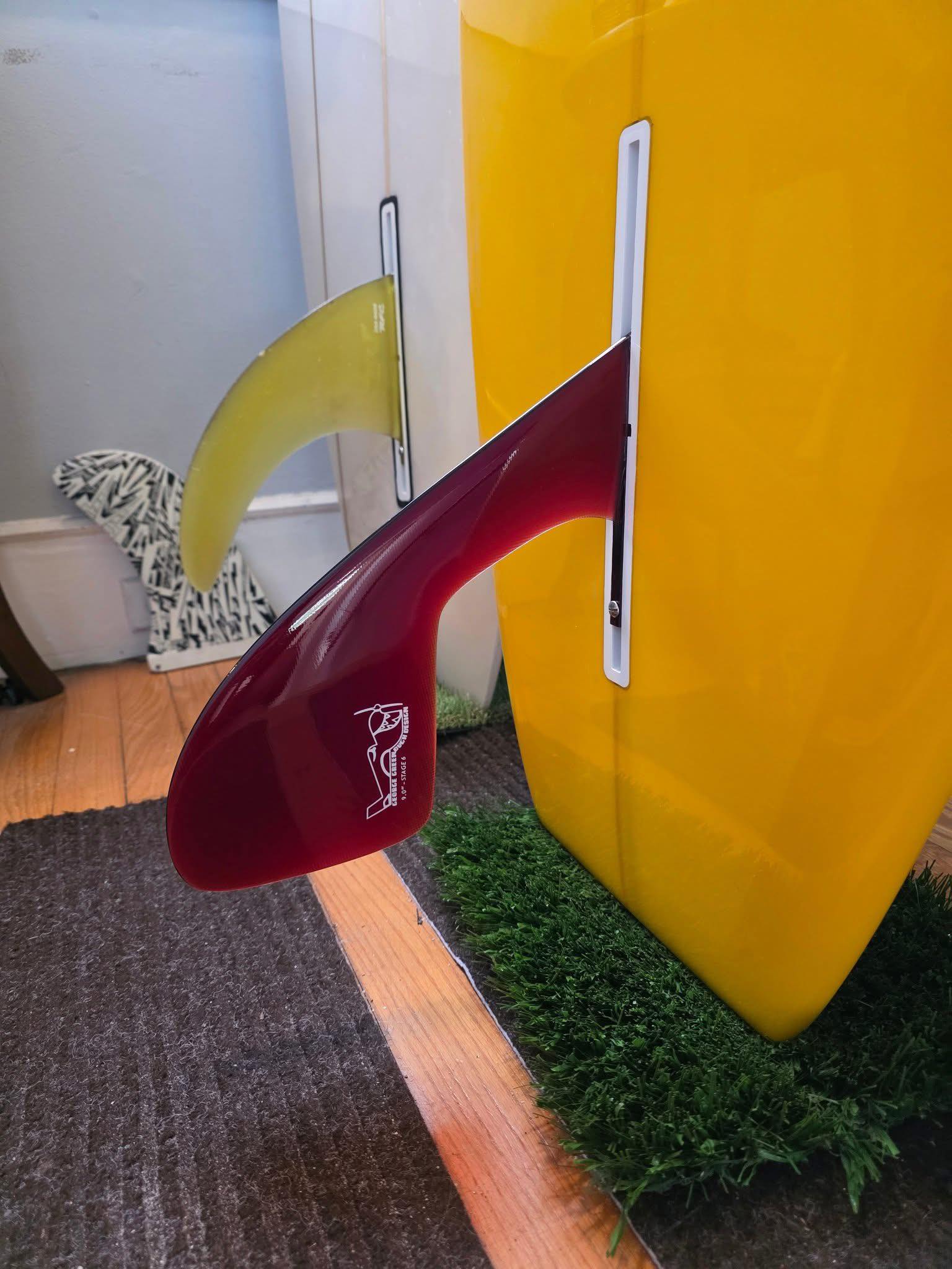 What kind of surfboard fin is this?