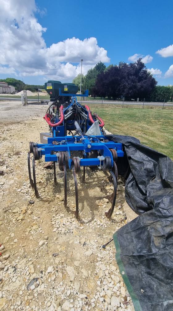Intercep concept Bernard tout automatique avec cultivateur extensible ...