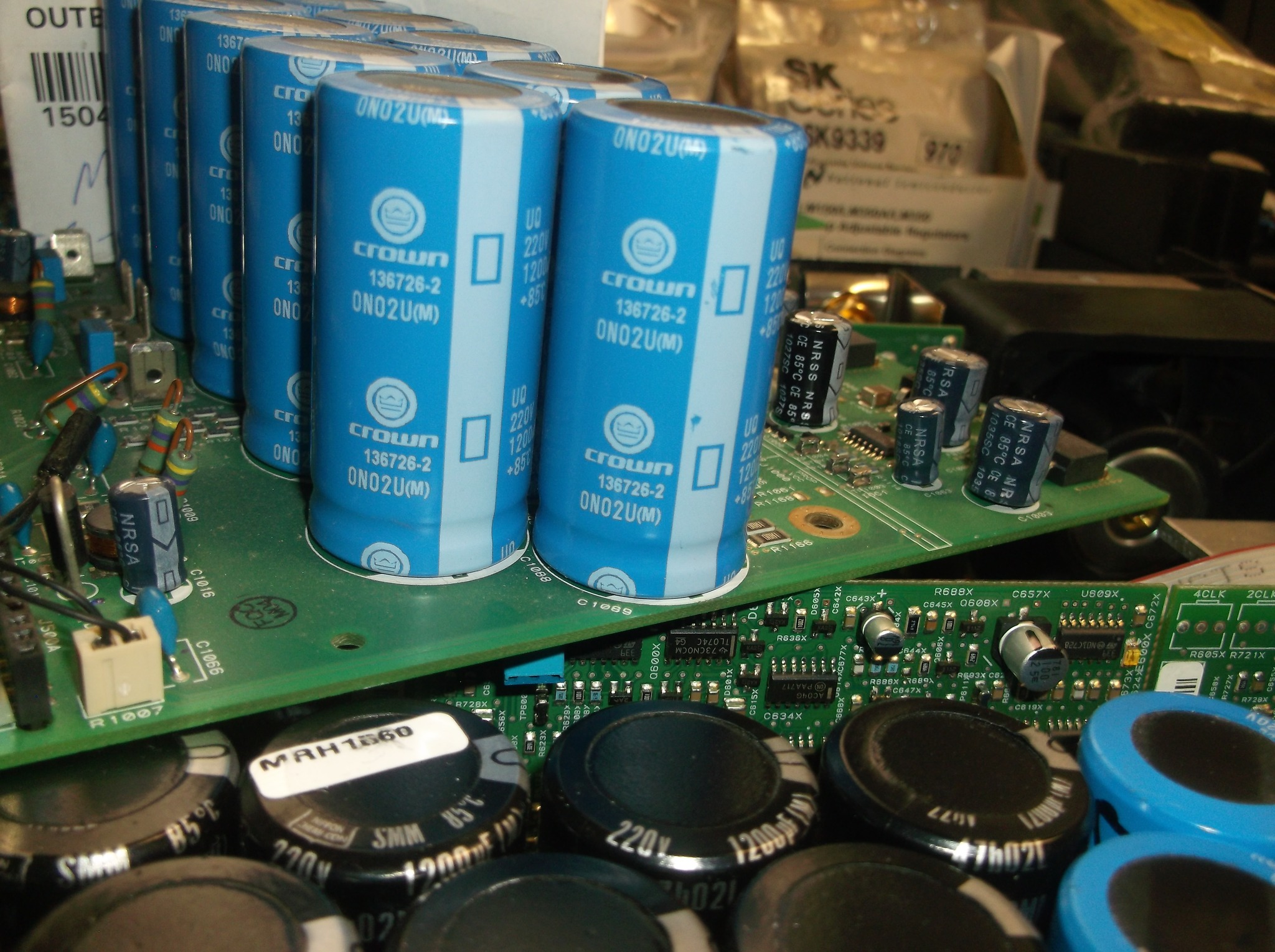 Restored Crown IC150 and D150 amplifiers with new power supply