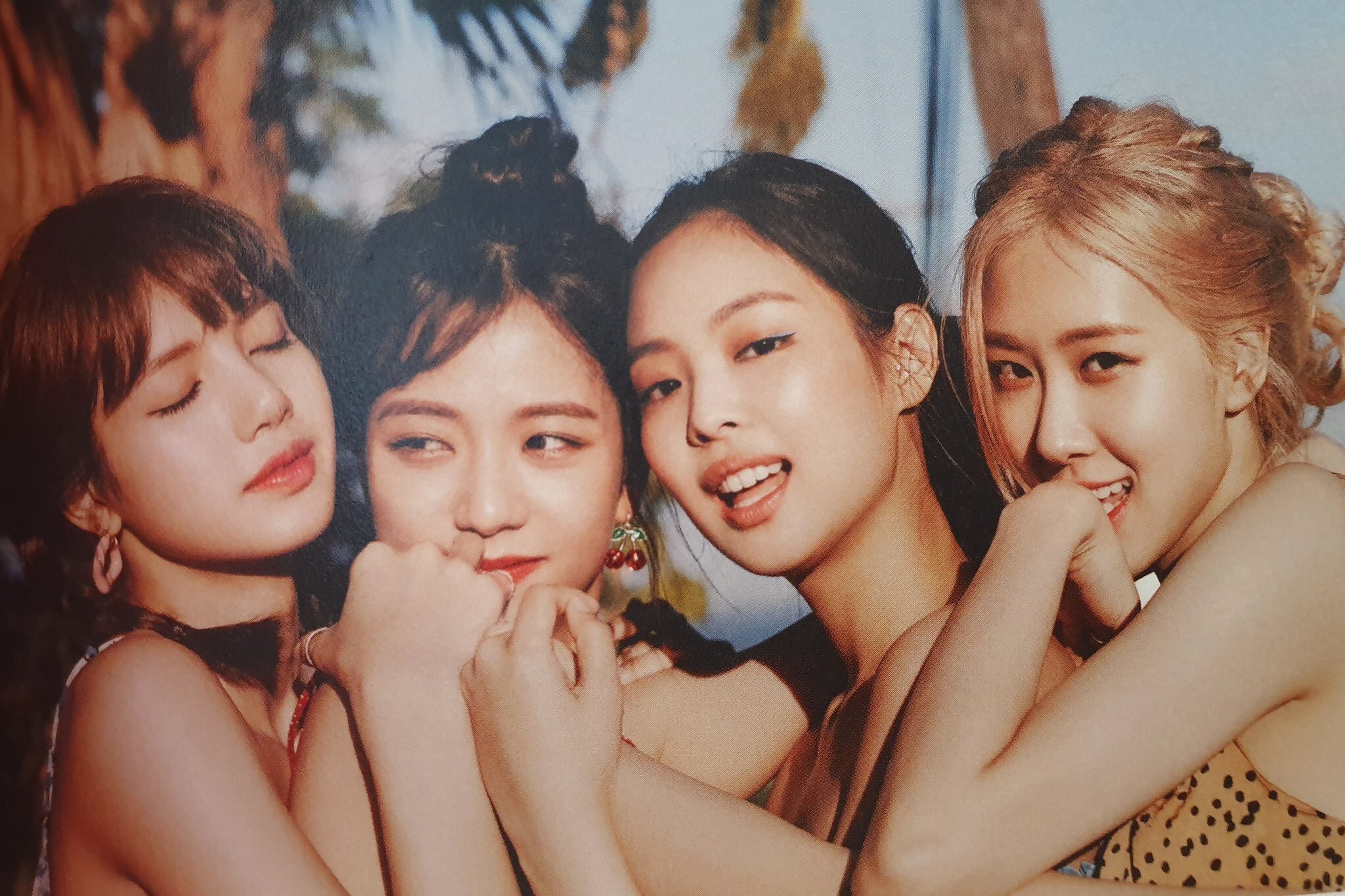 Blackpink in Hawaii✨Unboxing BLACKPINK Summer Diary in Hawaii 