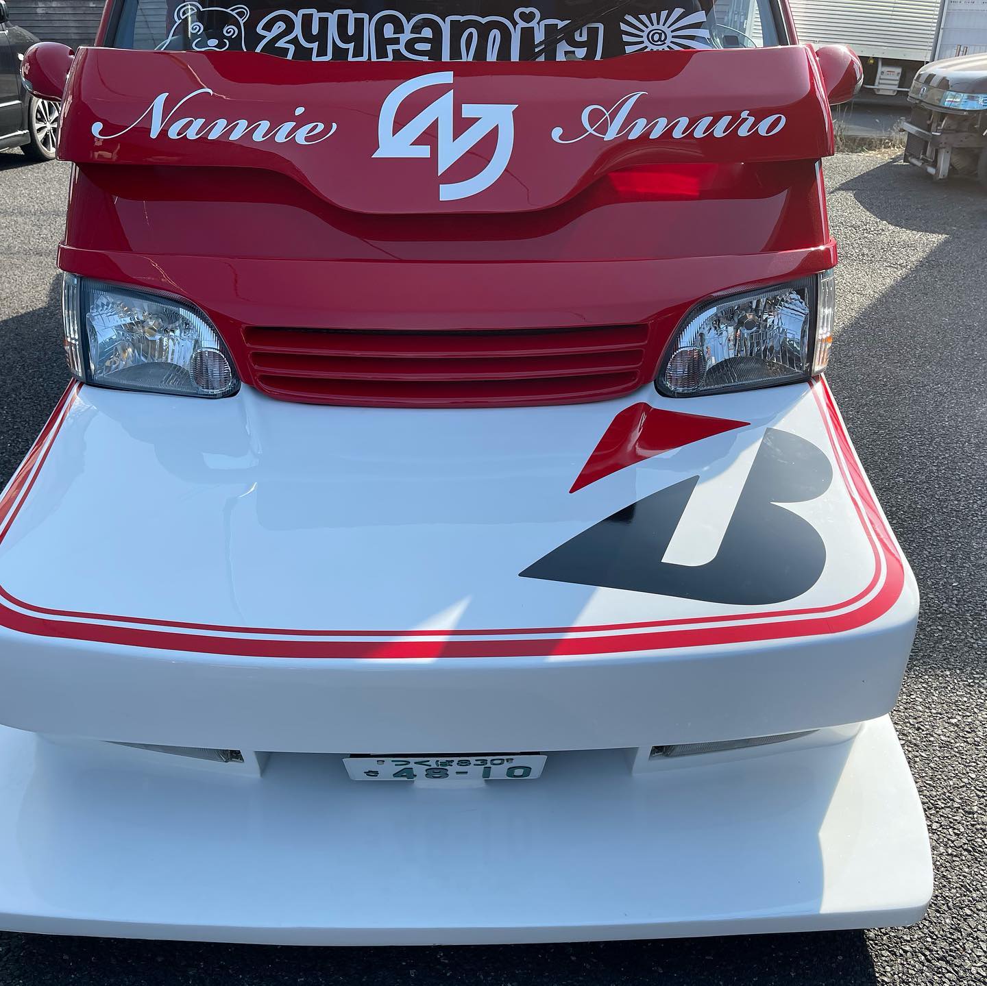 バニング車にラッピング〜😁😁ってほどの事でも無いけど、貼りました