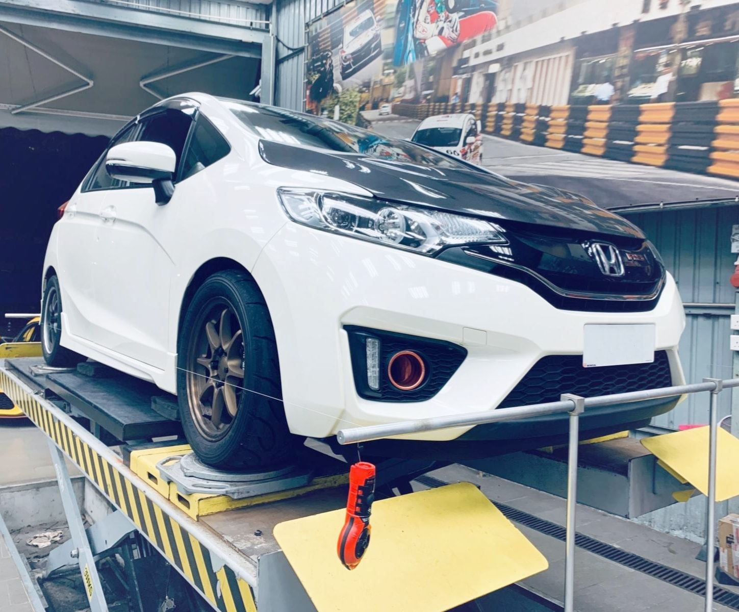 本田 FIT -賽車四點式安全帶 -專業四輪定位設定 Honda FIT... - Alignment Formula