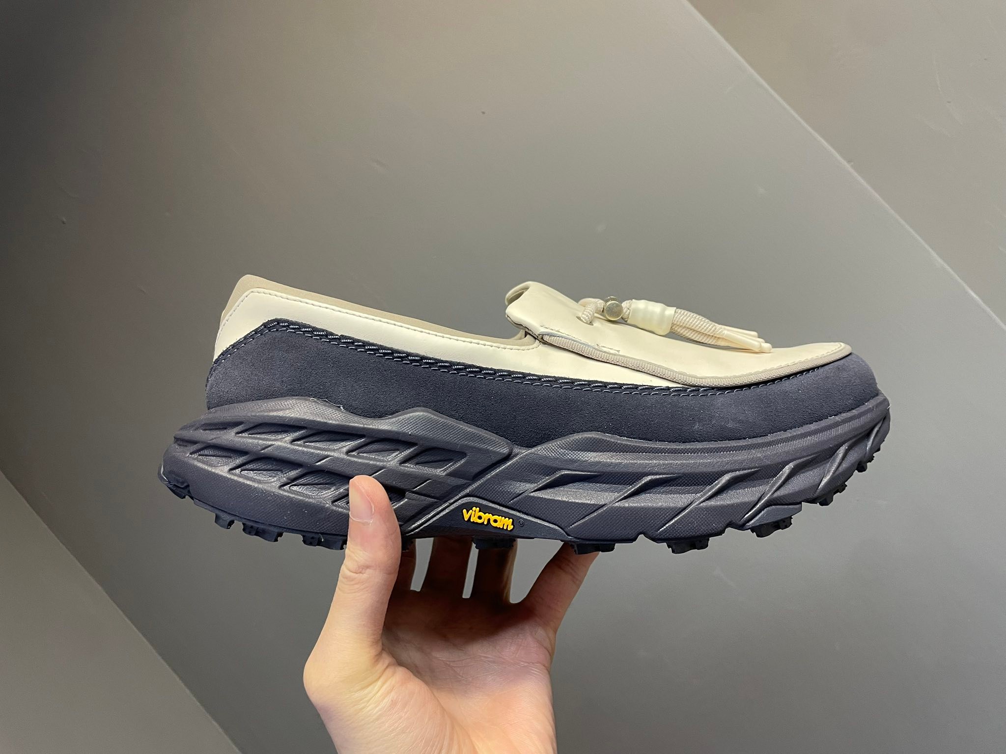 目的】：出售【地區】：香港【商品名稱】：Hoka U speed loafer Birch 