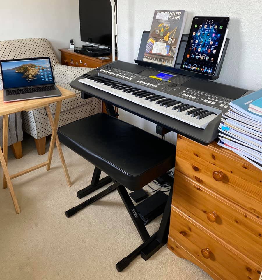 Nicola Ross - Keyboard, Piano & Music Theory Tuition