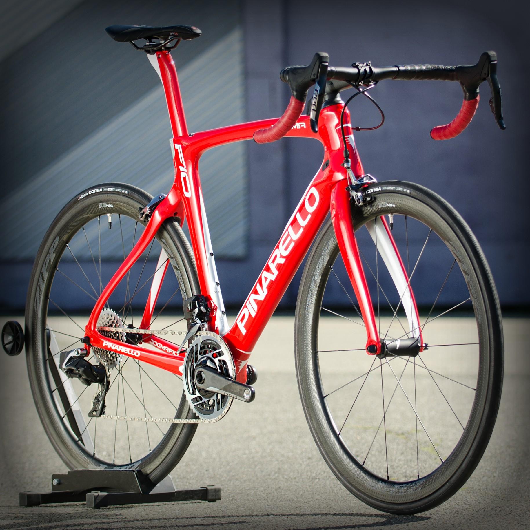 Dogma F10 Wiggins Black. For gentlemen riders!
