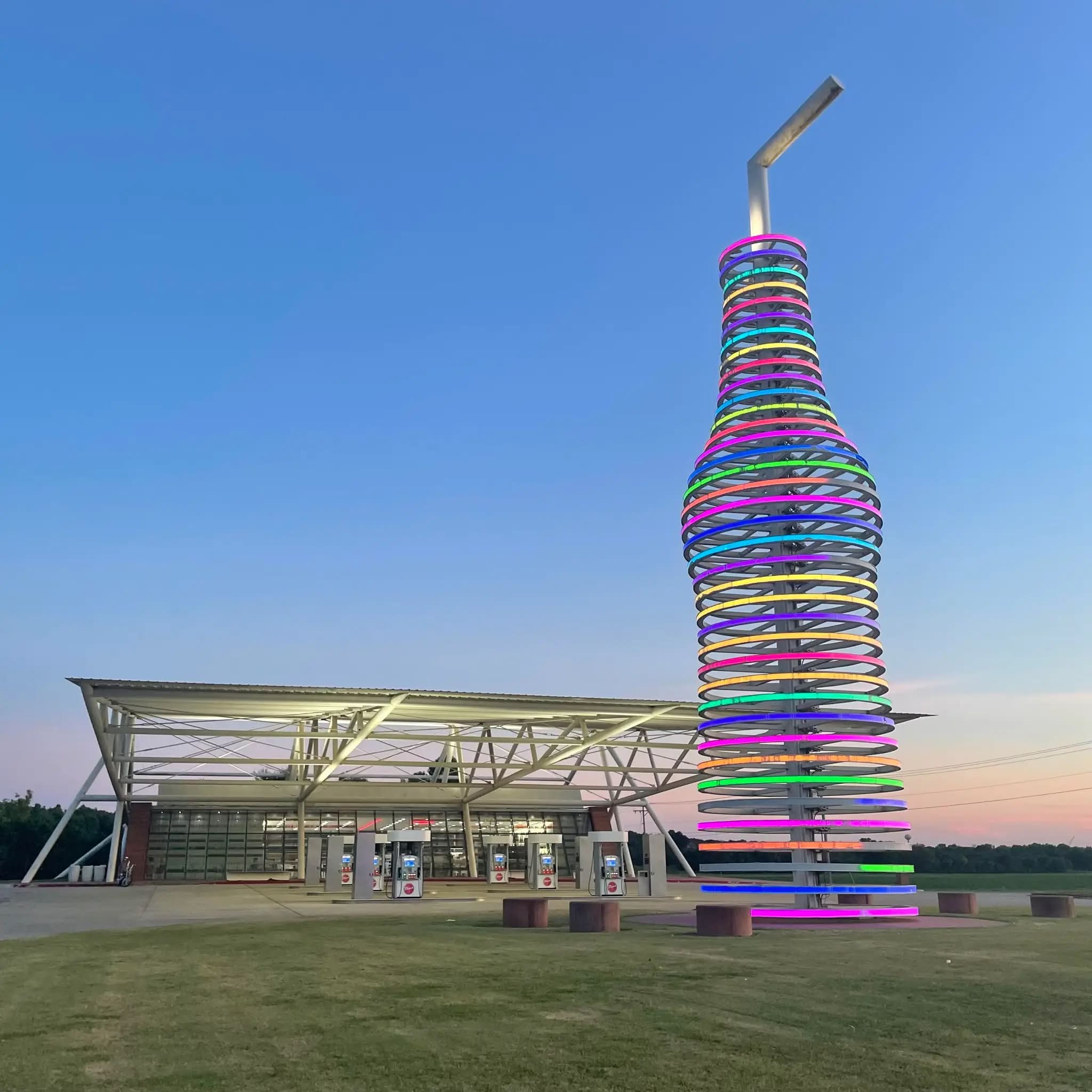 Pops Arcadia's 66ft tall bottle landmark on Route 66