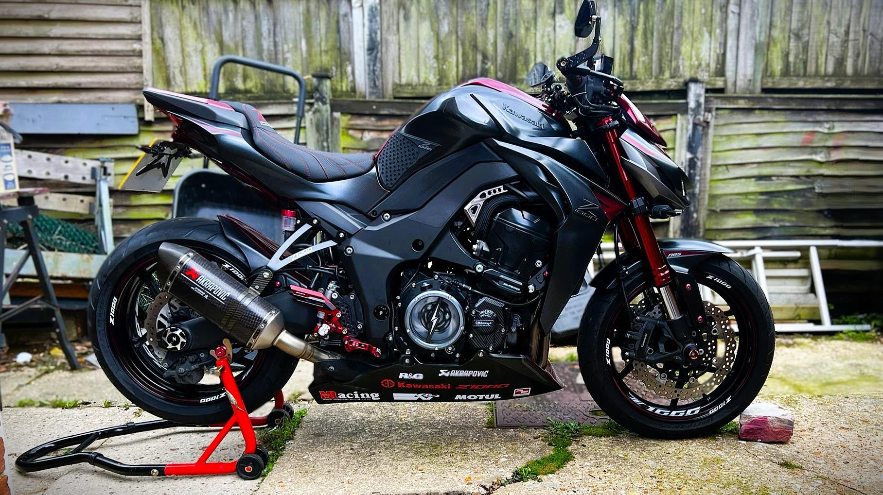 Hello everyone. Thanks for the addition. Here's my kawasaki ZX 10