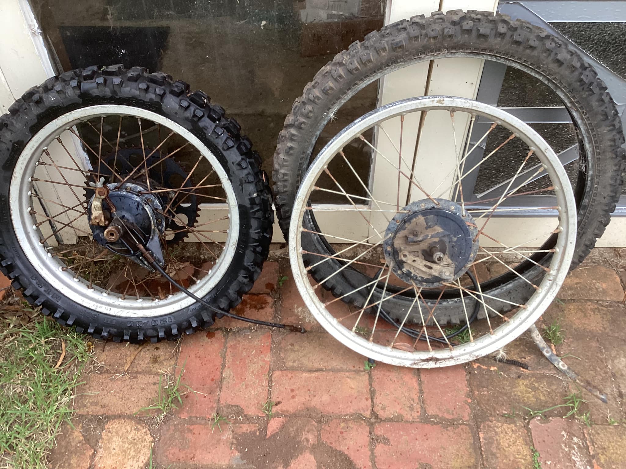 Hi guys I'm after a front wheel for a 1976 honda xl250 ,21”x1.6 I
