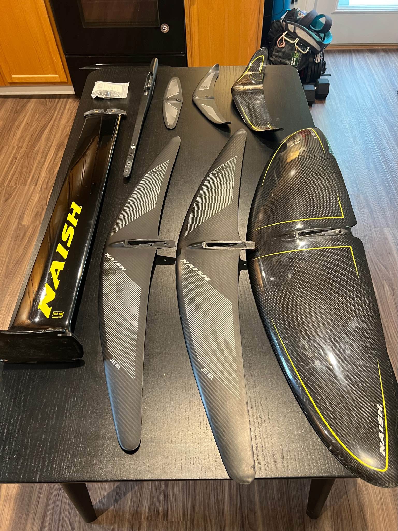 Selling my Naish foil set: -85cm mast $150 -64/60cm fuselage sold 