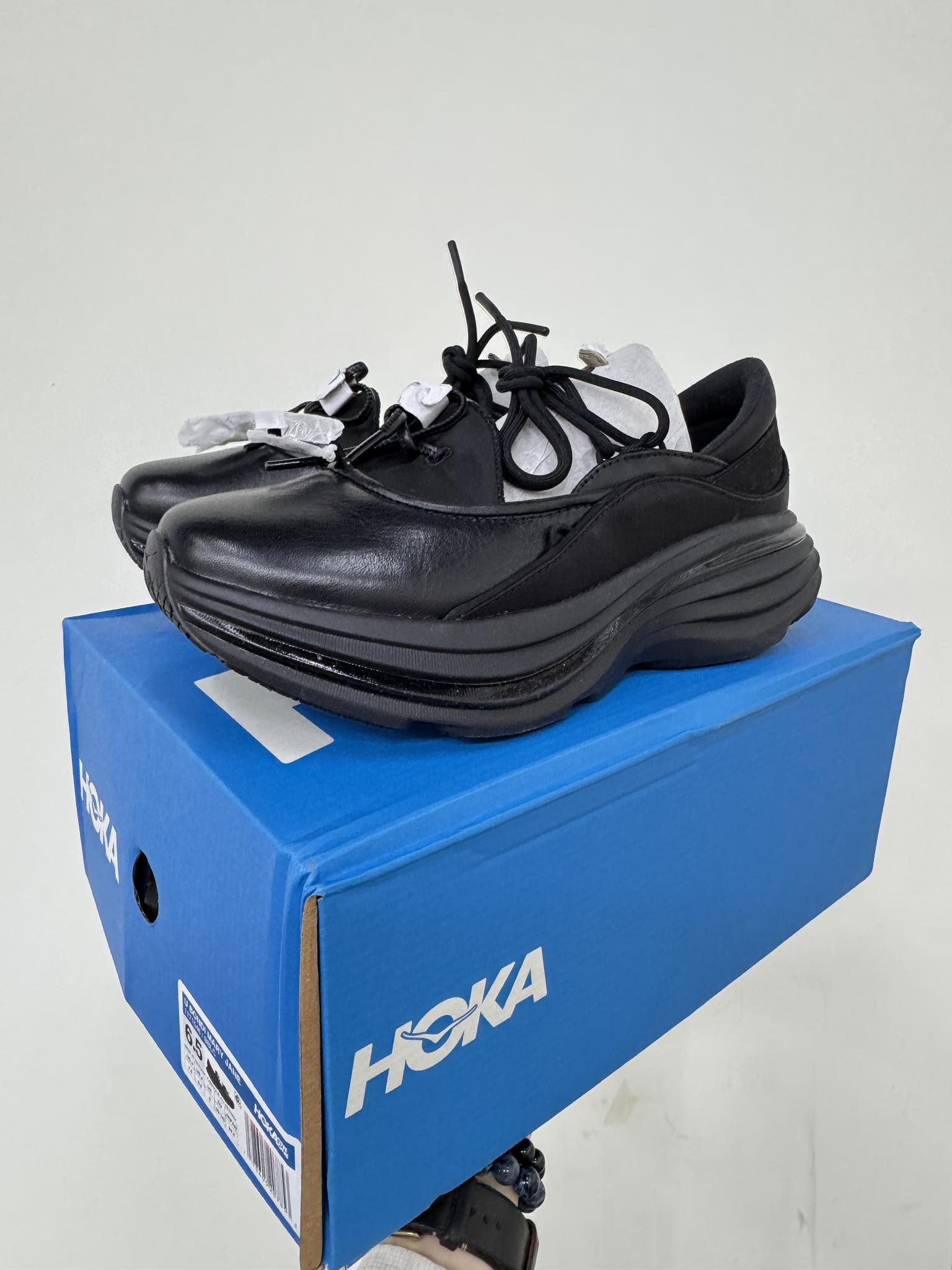目的】出售【商品名稱】HOKA Bondi Mary Jane 黑【商品尺寸】US6.5 