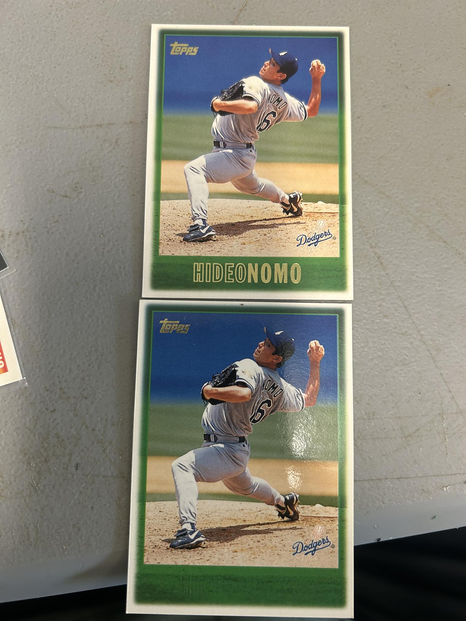 Is this a error card no gold lettering in his name 1997 topps