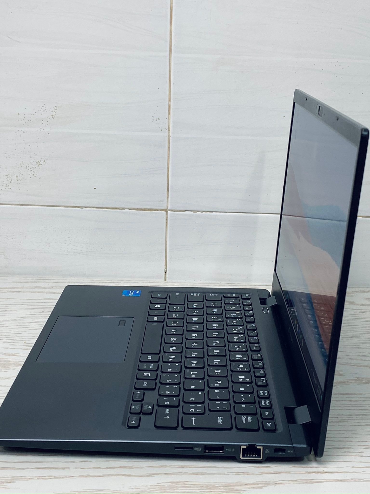 Toshiba Dynabook G83HS - Mẫu laptop cao cấp siêu nhẹ